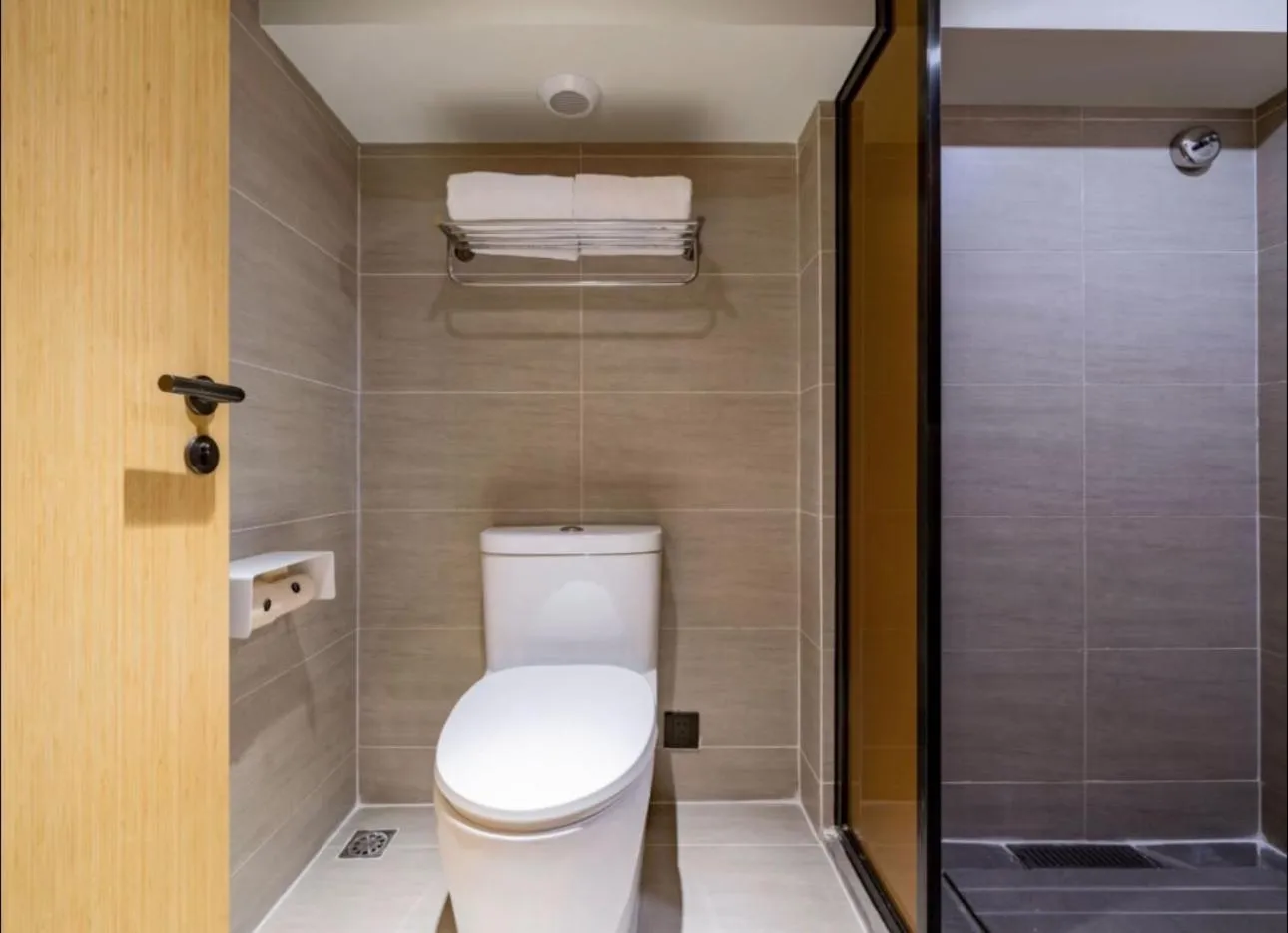 Shower in JI Hotel Shanghai Hongmei South Road Subway Station