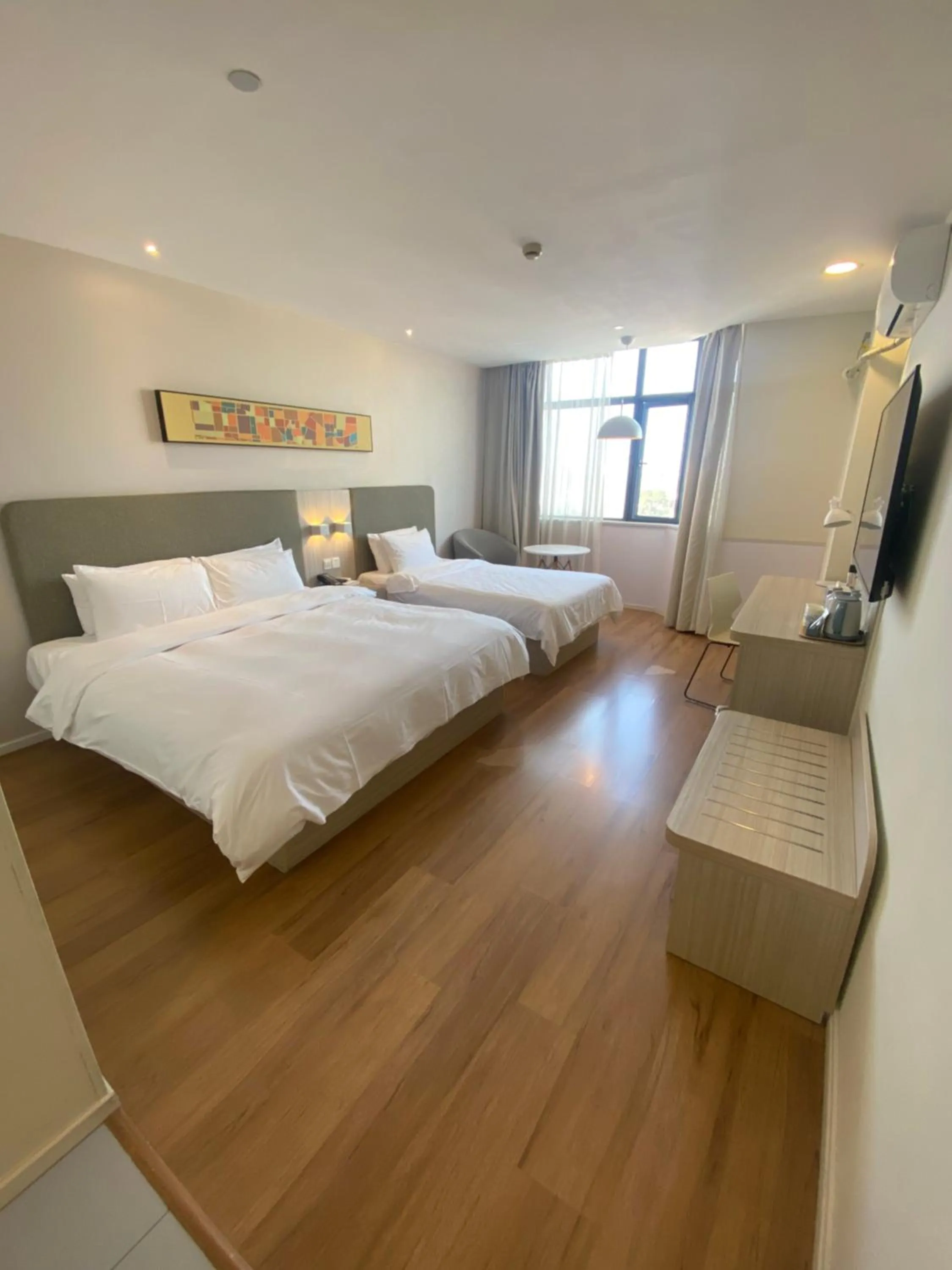 Bed in Hanting Hotel Shanghai International Tourism Resort