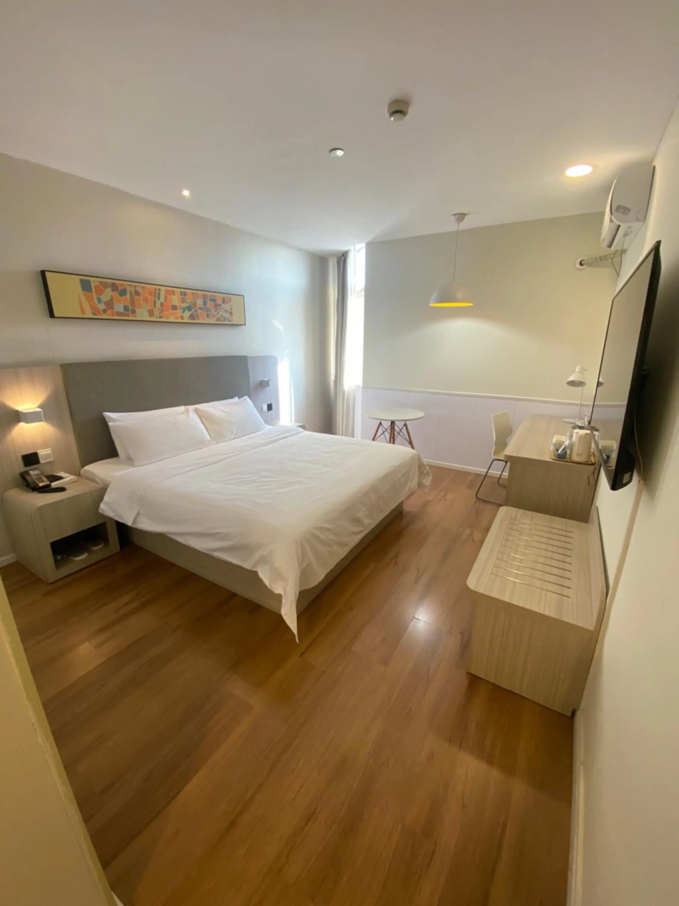 Bed in Hanting Hotel Shanghai International Tourism Resort