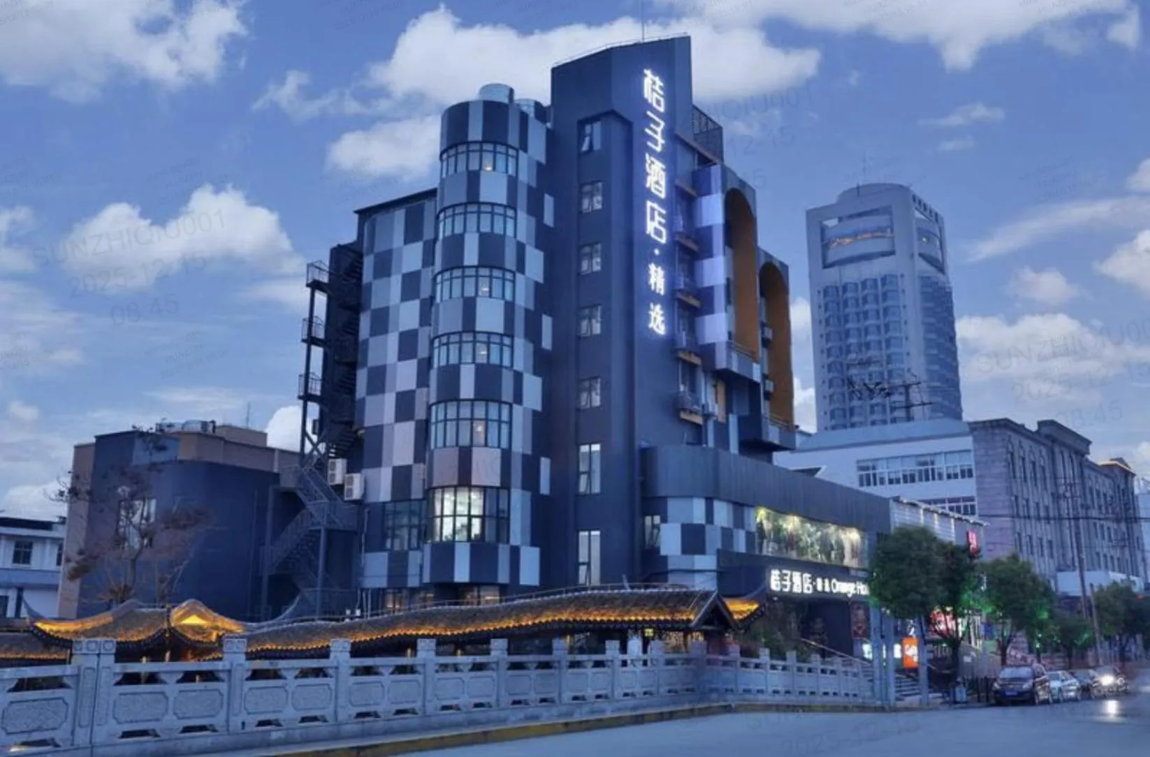 Property building in Orange Hotel Shanghai Chuansha International Tourism Resort