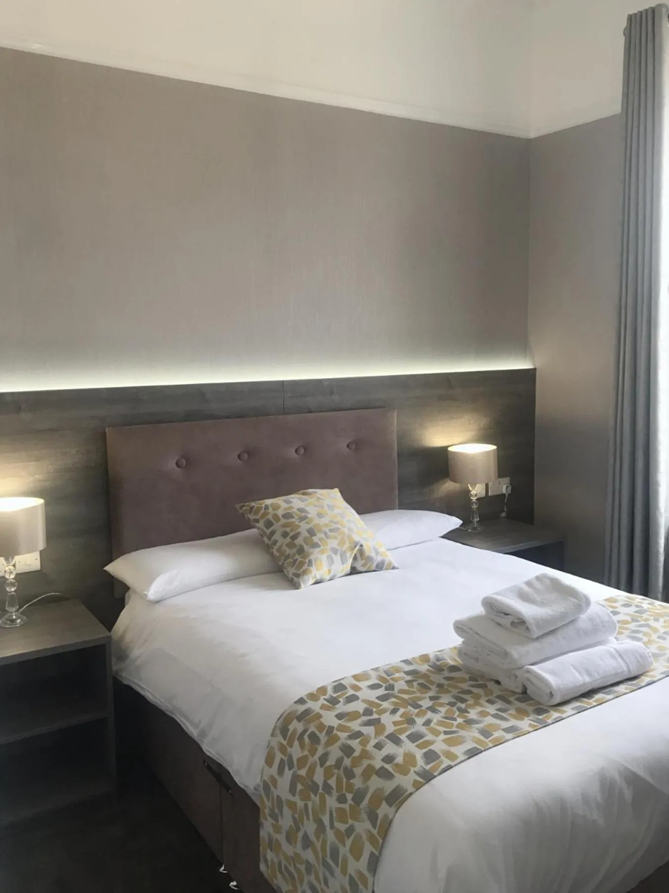 Bed in Arrandale Guest House