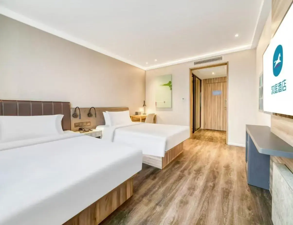 Twin Room in Hanting Premium Hotel Shanghai Fengxian Sports Center Twin Room in Hanting Premium Hotel Shanghai Fengxian Sports Center