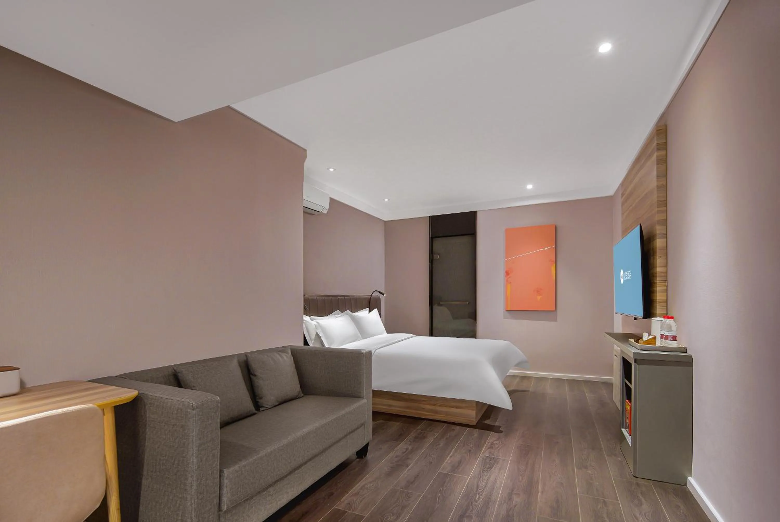 Photo of the whole room, Bed in Hanting Hotel Nanjing Xianhemen Zidong Commercial Street