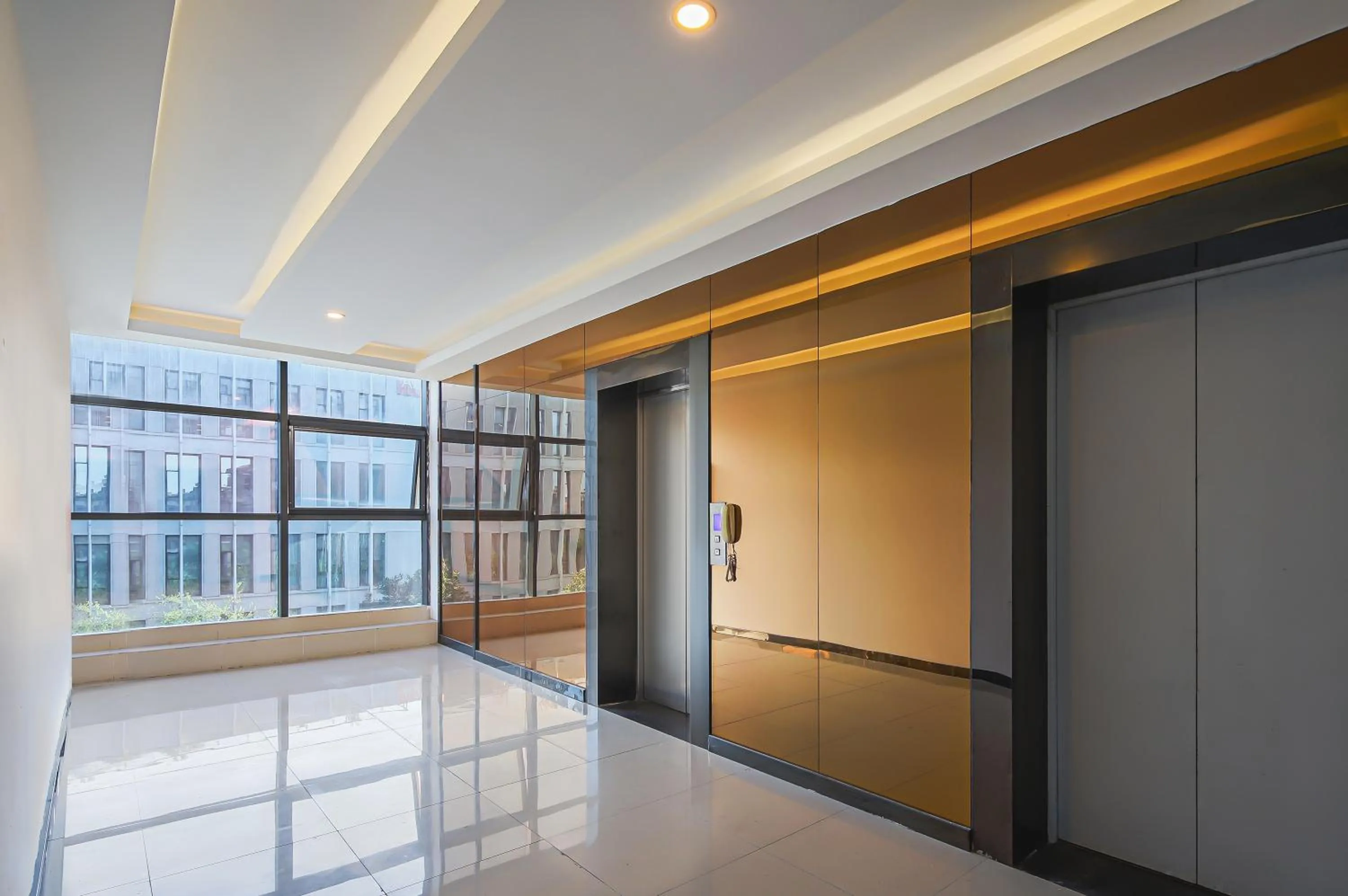 elevator in Hanting Hotel Nanjing Xianhemen Zidong Commercial Street