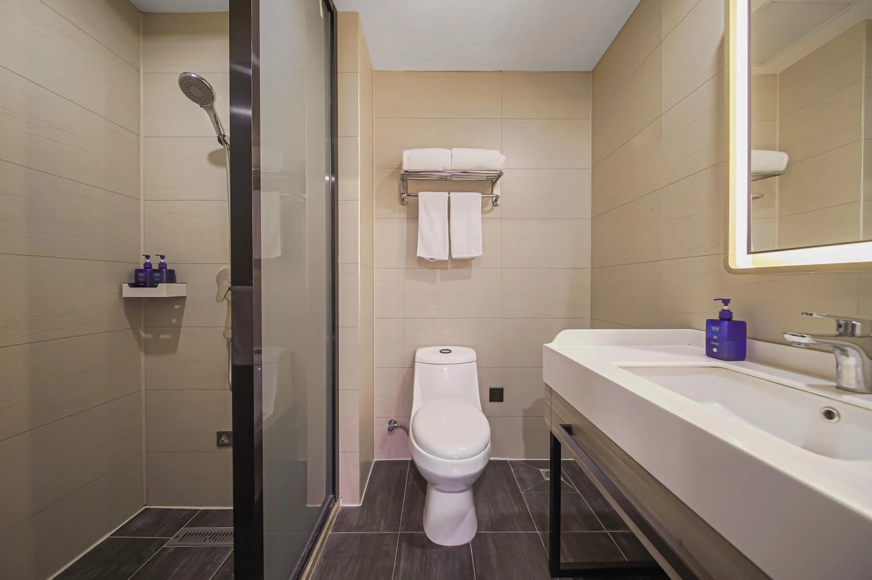 Toilet in Hanting Hotel Nanjing Xianhemen Zidong Commercial Street