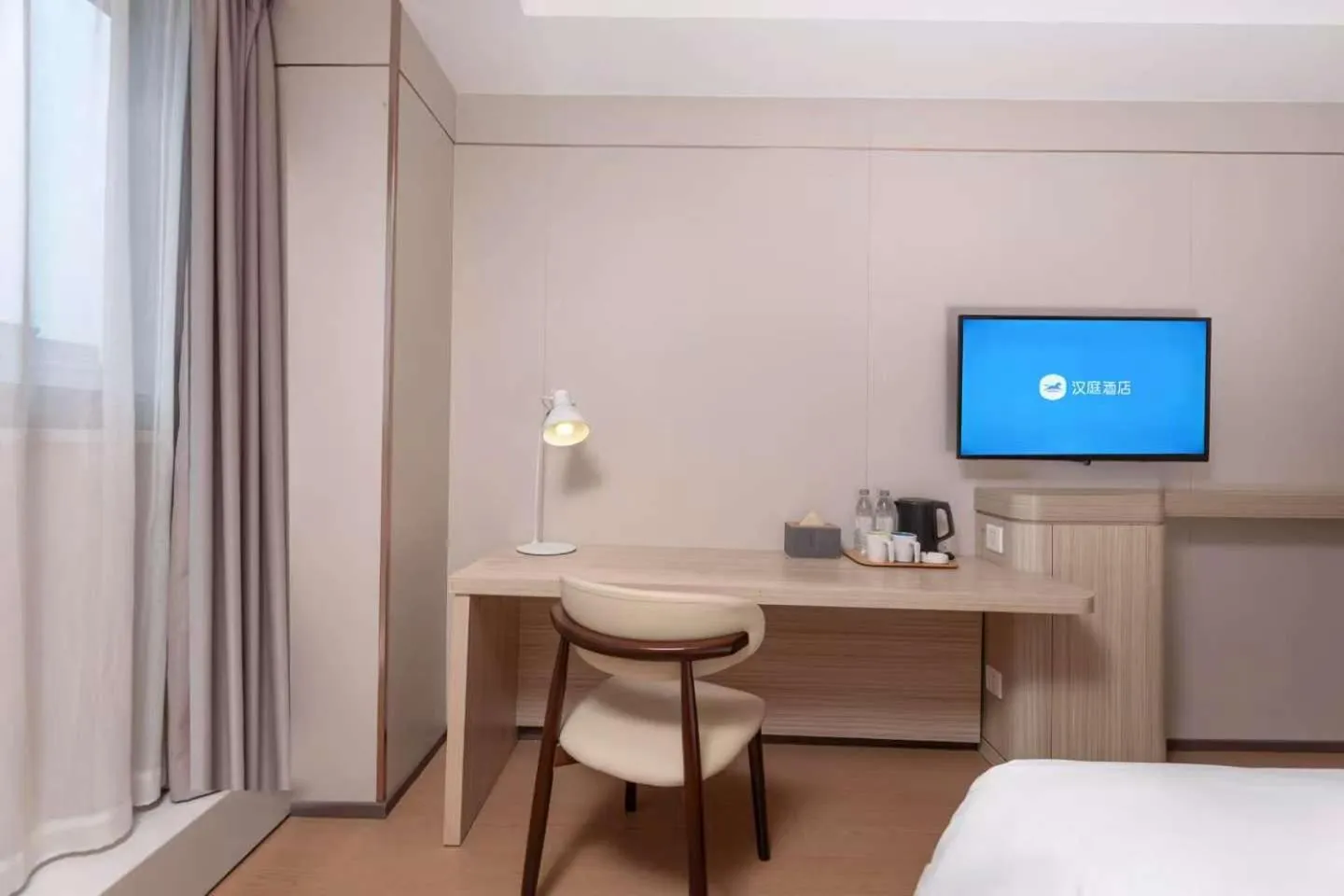 furniture, Bed in Hanting Hotel Nanjing Jiangning Niu Shoushan