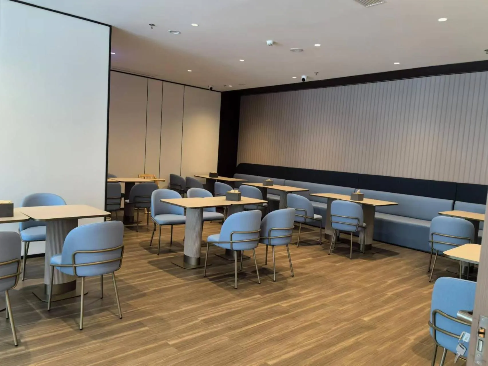 Restaurant/places to eat in Hanting Hotel Nanjing Jiangpu Longhua Road Subway Station