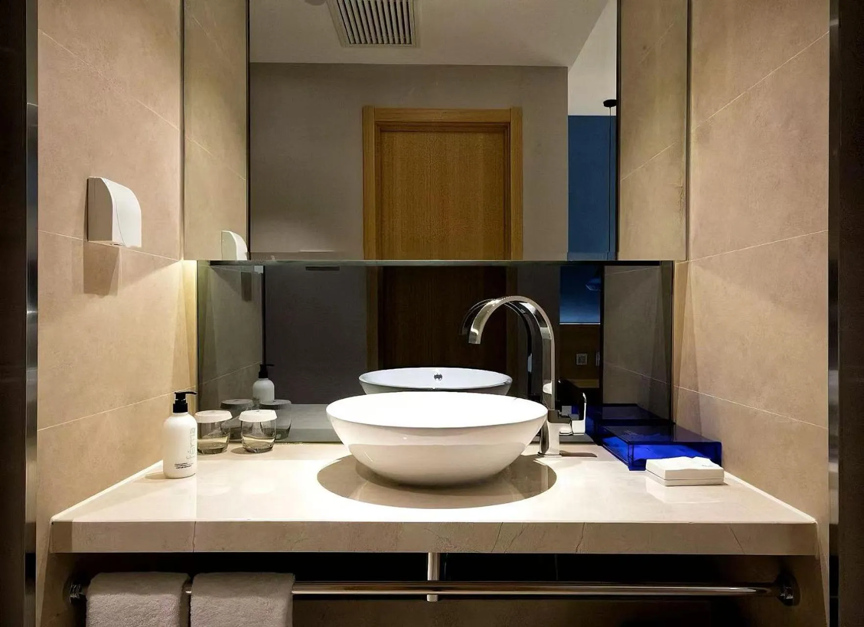 Bathroom in Orange Hotel Hangzhou Binjiang University Town