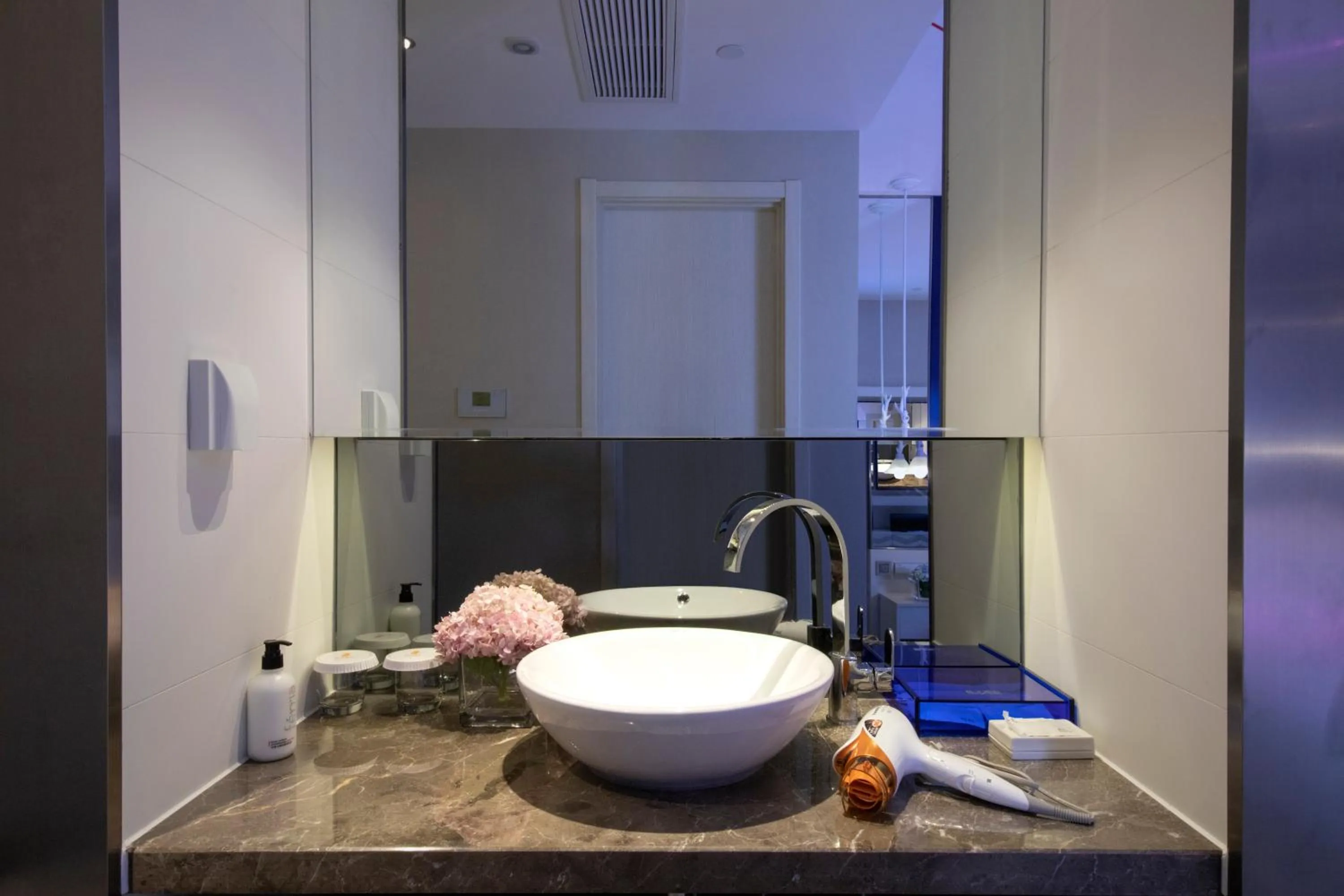 towels in Orange Hotel Hangzhou Future Science and Technology City Hangzhou Normal University