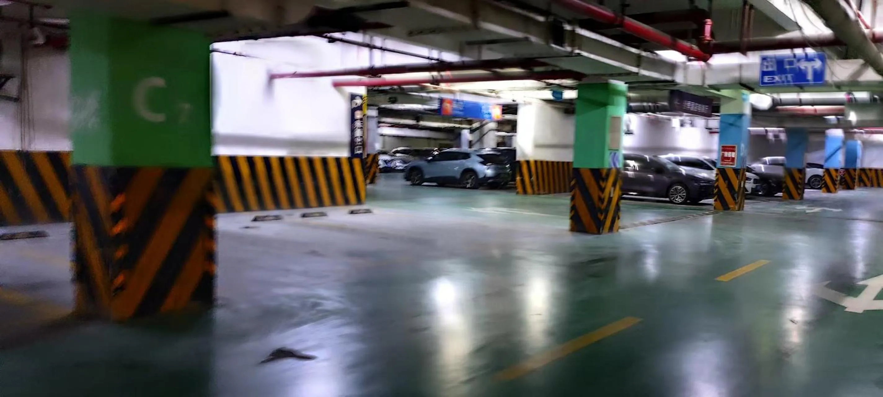 Parking in JI Hotel Hangzhou Xianghu Wanda Middle Road