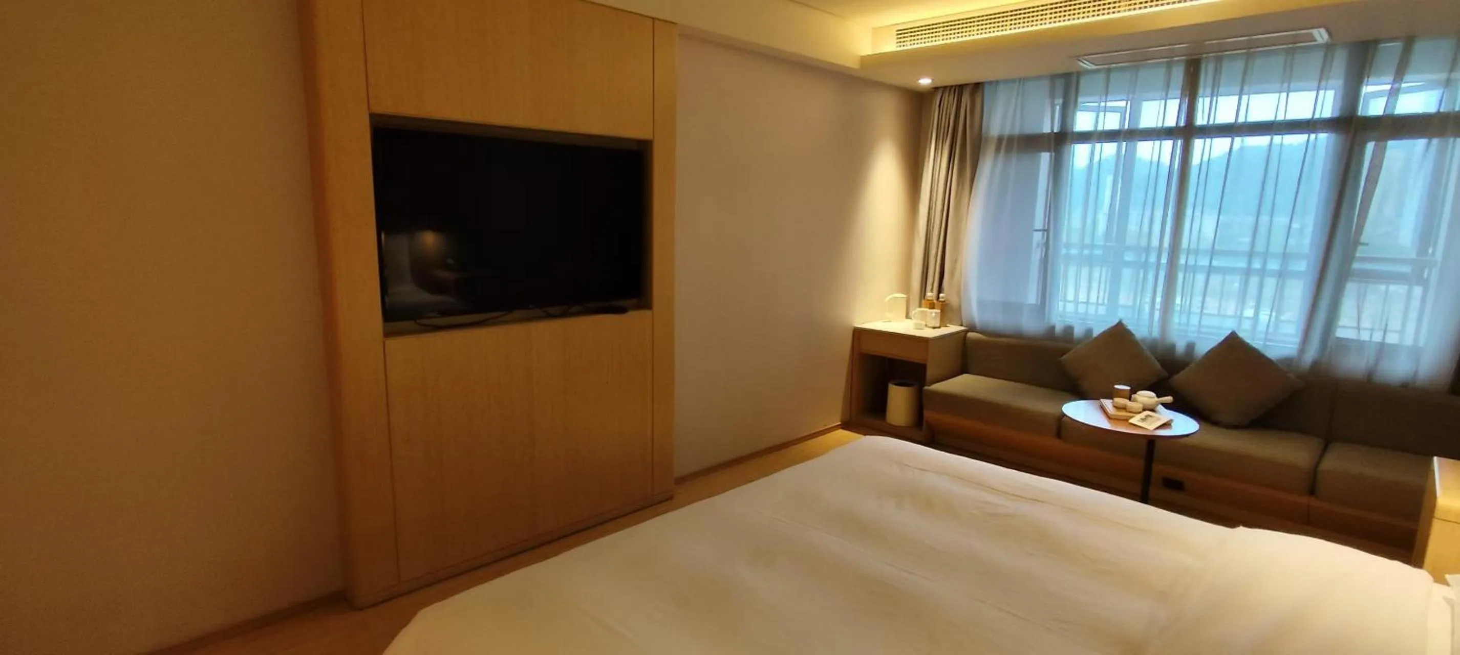 Bed in JI Hotel Hangzhou Xianghu Wanda Middle Road