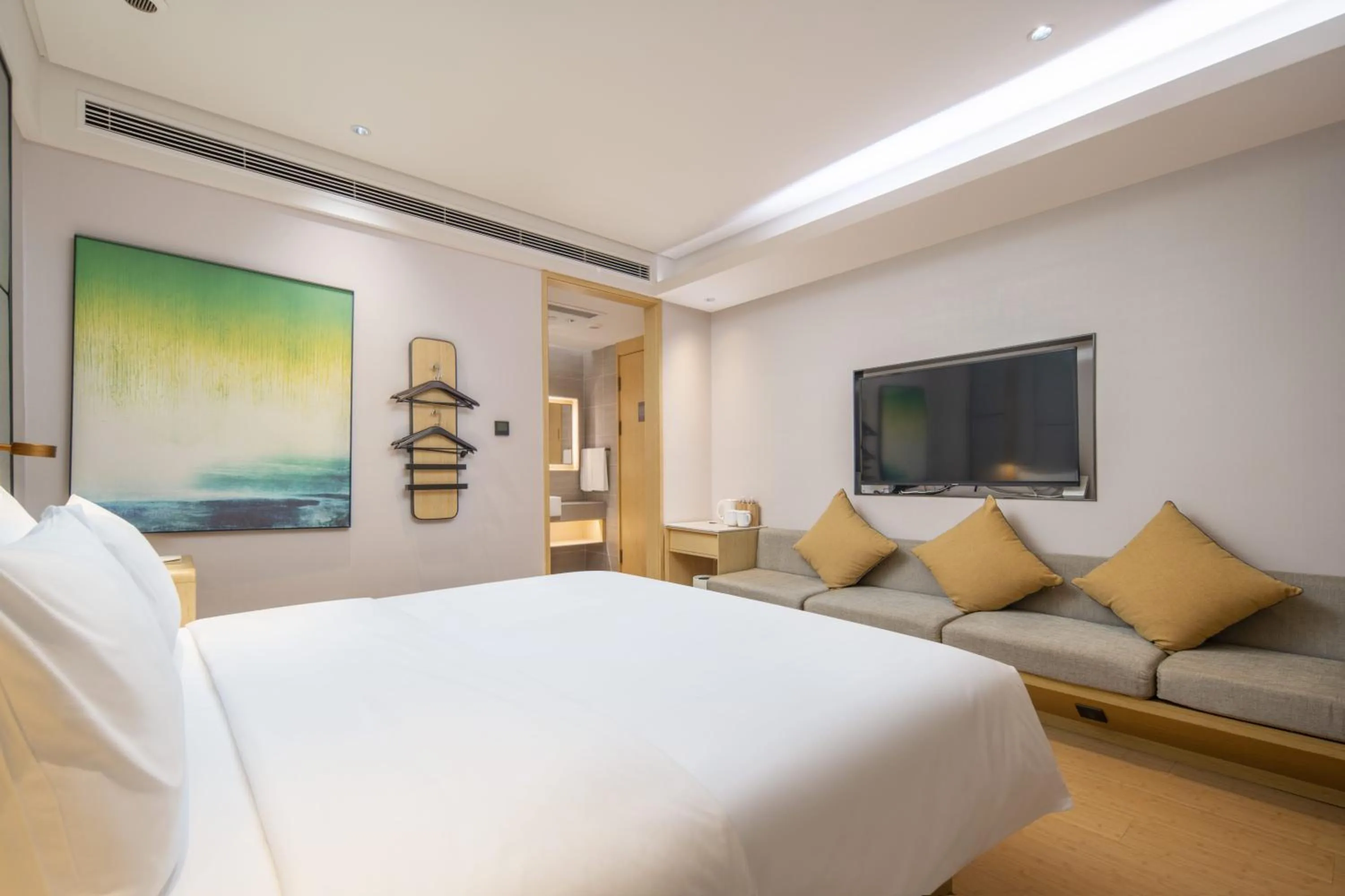 Bed in JI Hotel Chongqing Liangjiang Happiness Plaza