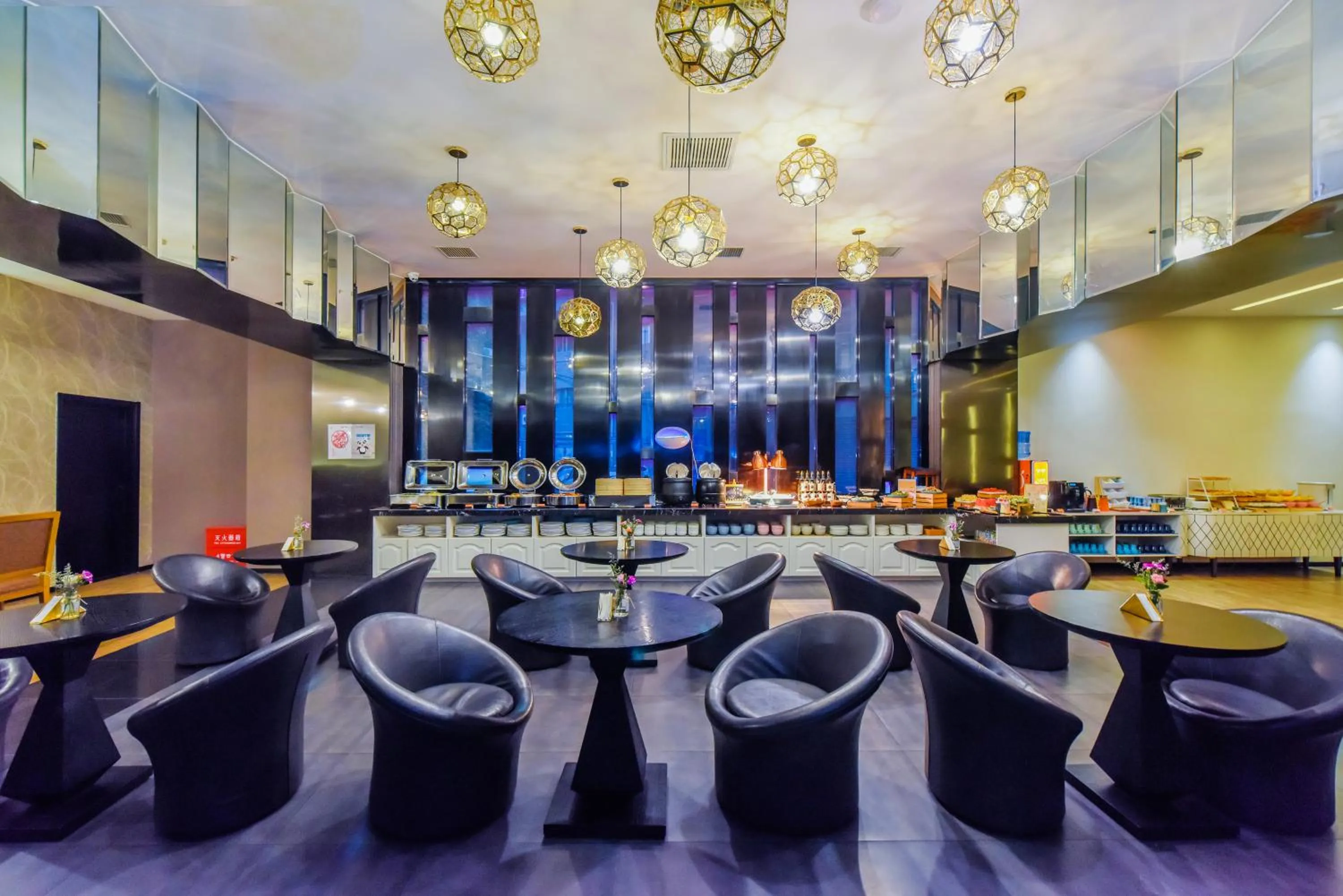 Restaurant/places to eat in Orange Hotel Chengdu Chunxi Road Shuncheng