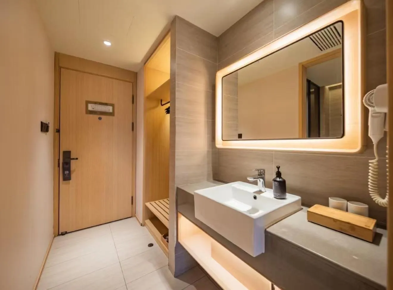 Photo of the whole room in JI Hotel Chengdu East Railway Station