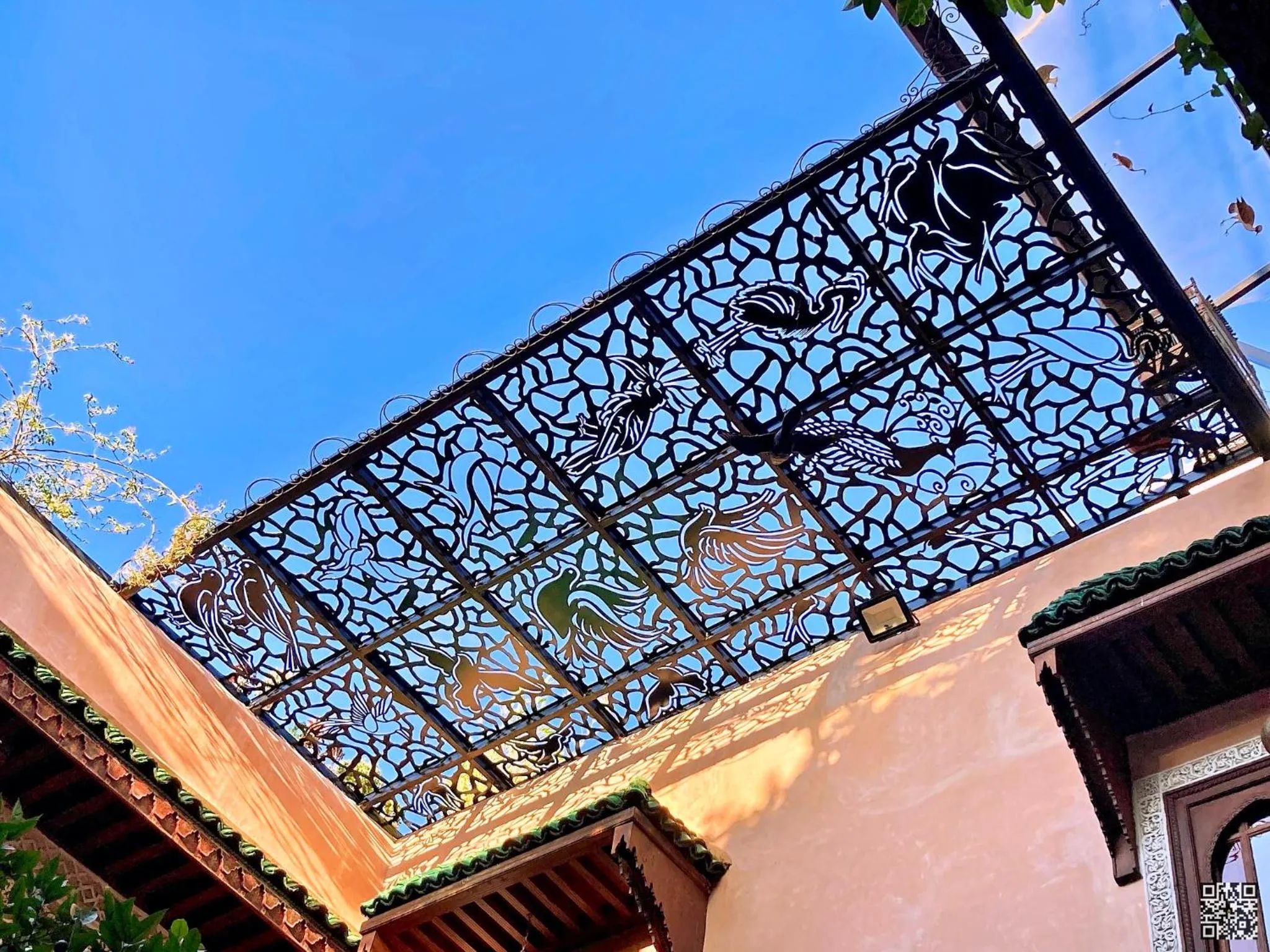 Decorative detail in Riad Toyour- Riad of birds