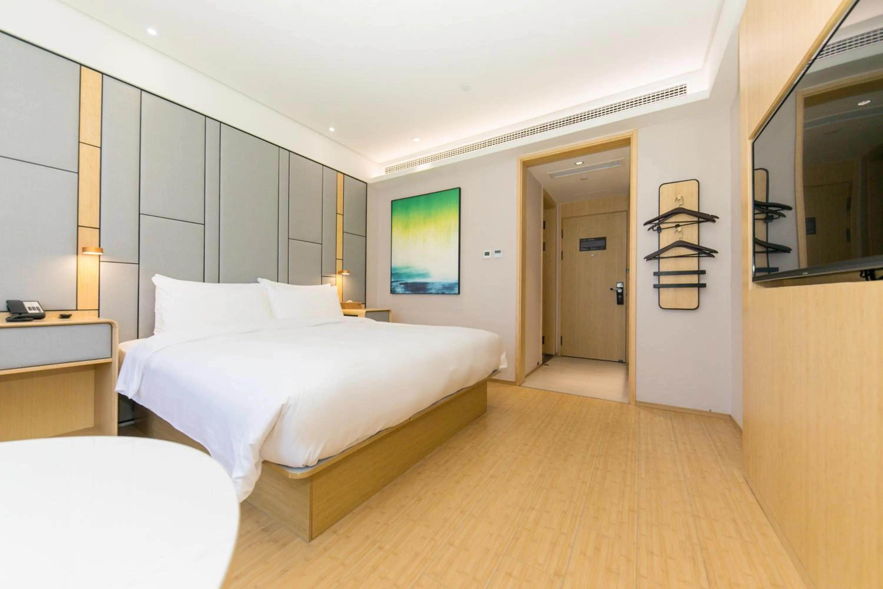 Bed in JI Hotel Shanghai Jing'an Daning Park