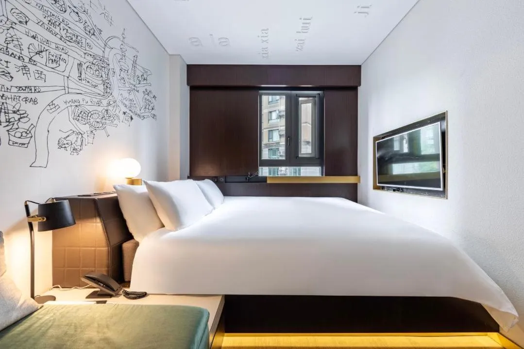 Photo of the whole room, Bed in CitiGO Hotel Shanghai Xujiahui