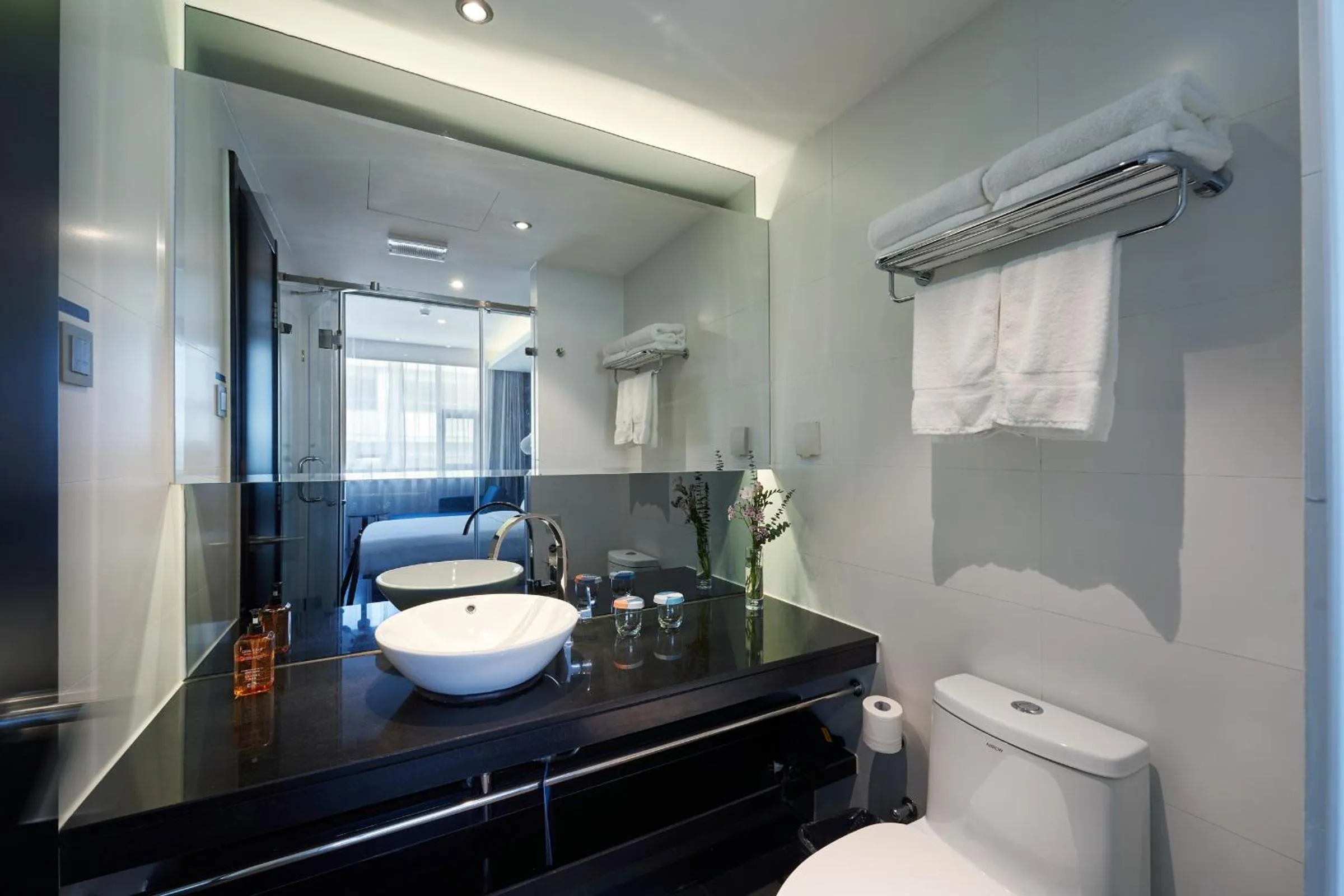 On site in Orange Hotel Shanghai Xujiahui Caobao Road Subway Station