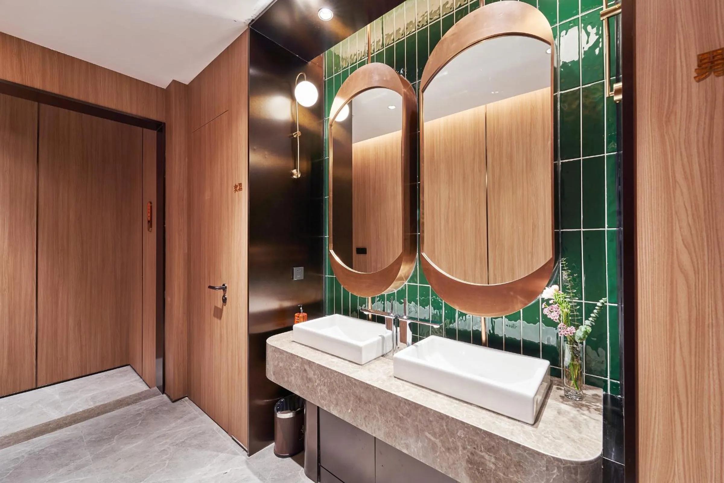 Toilet in Orange Hotel Shanghai Xujiahui Caobao Road Subway Station