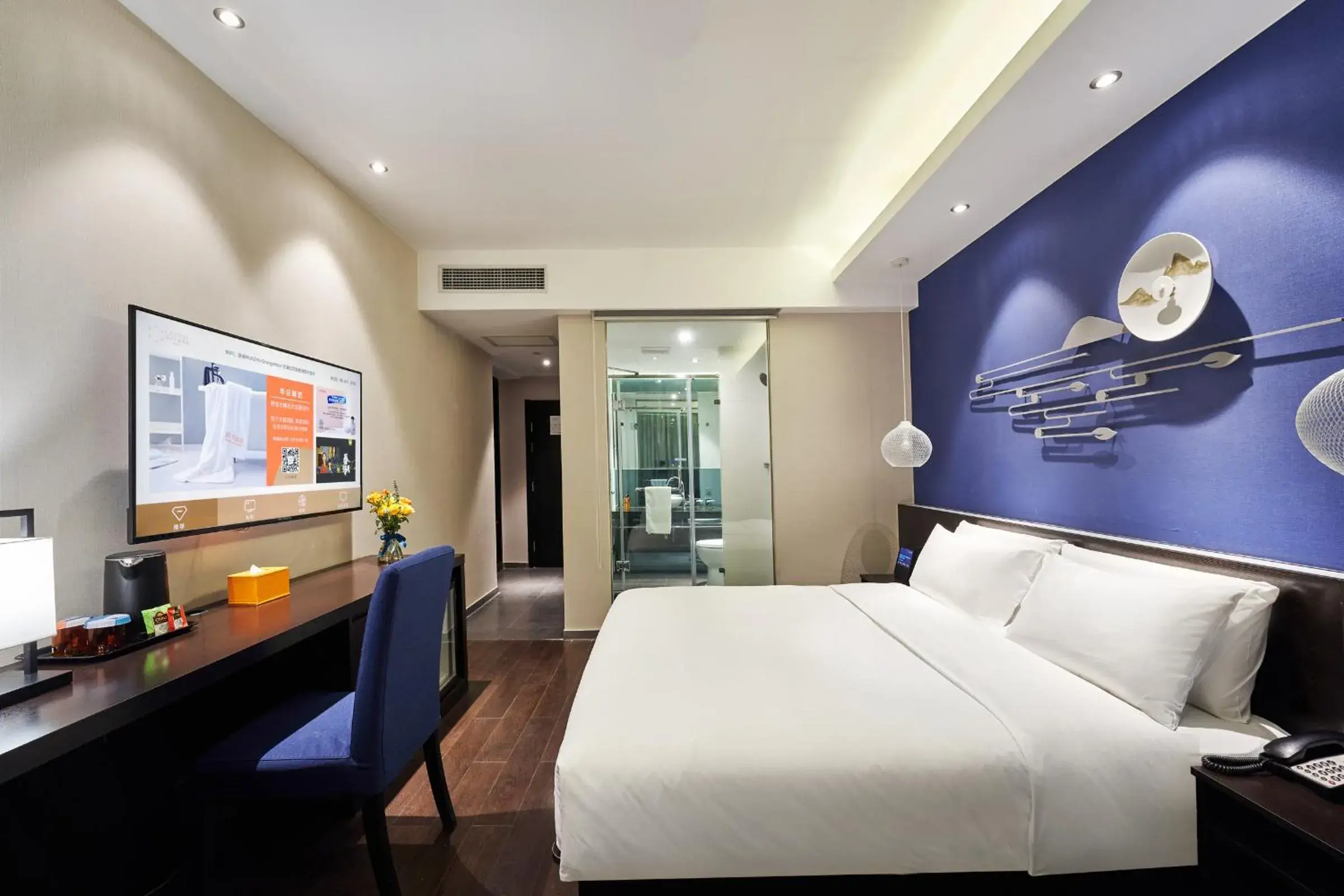 Superior King Room in Orange Hotel Shanghai Xujiahui Caobao Road Subway Station Superior King Room in Orange Hotel Shanghai Xujiahui Caobao Road Subway Station