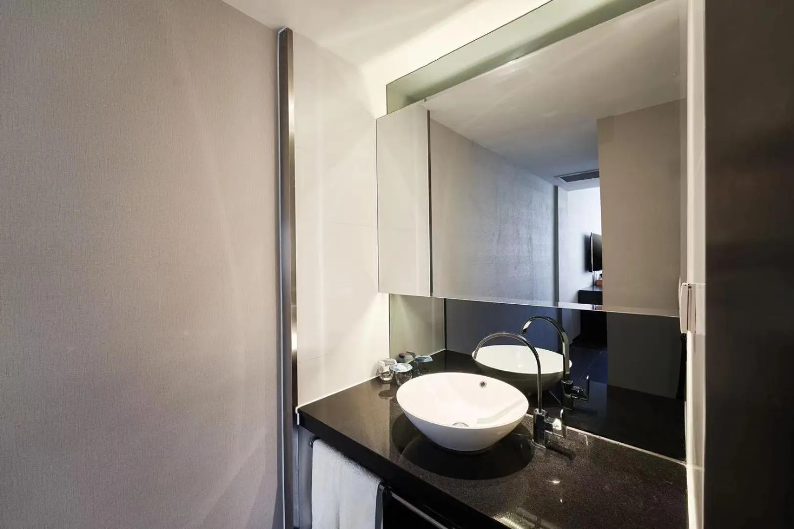 On site in Orange Hotel Shanghai Xujiahui Caobao Road Subway Station