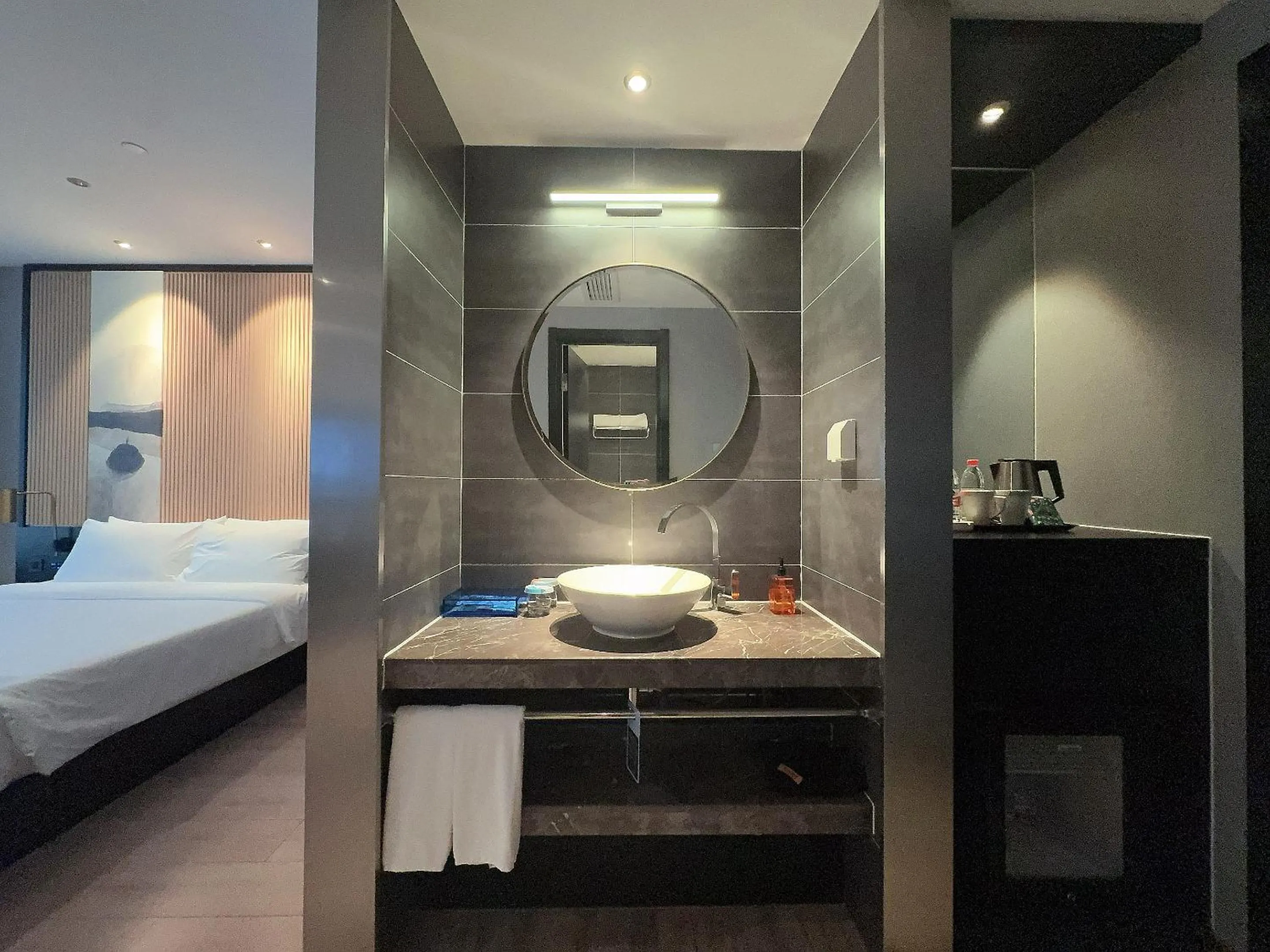 Photo of the whole room, Bed in Orange Hotel Suzhou North Station Cailian Square