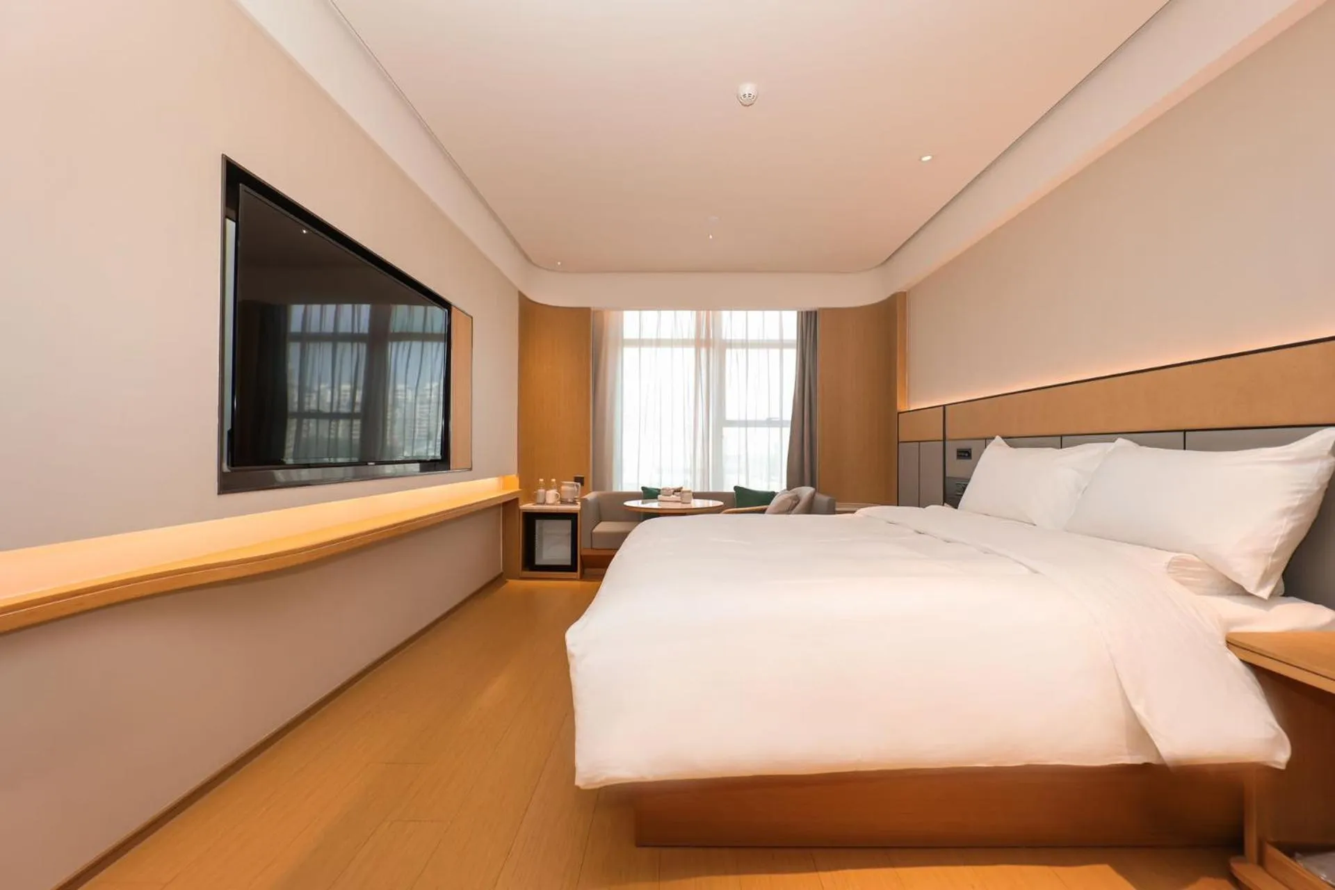 Photo of the whole room, Bed in JI Hotel Nanjing Baijia Lake