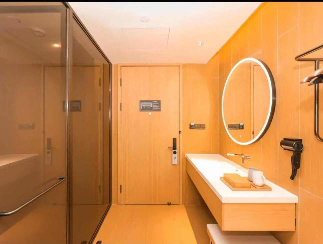 Photo of the whole room in JI Hotel Nanjing Baijia Lake