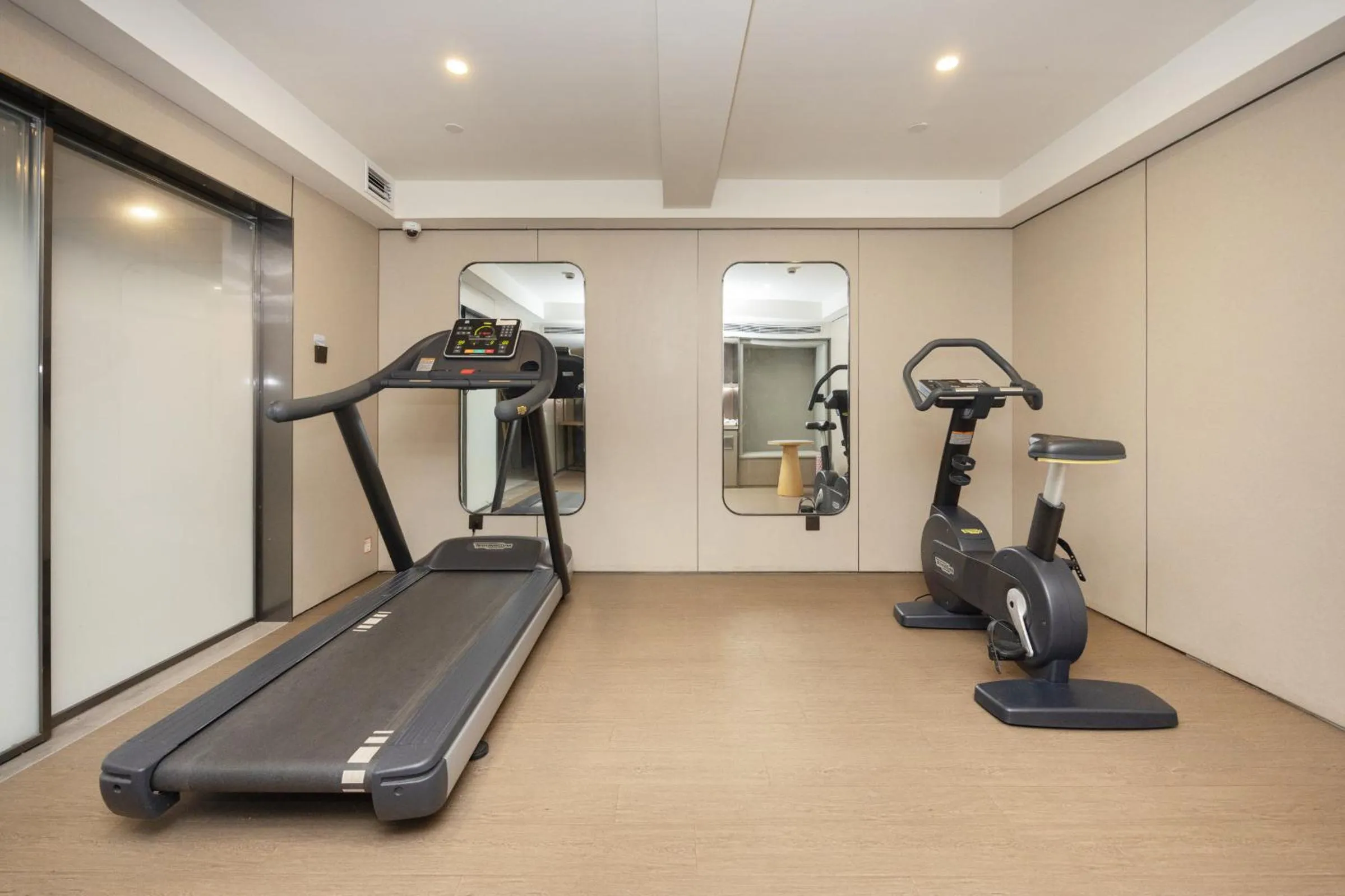Fitness centre/facilities in JI Hotel Shanghai Lujiabang Road Subway Station