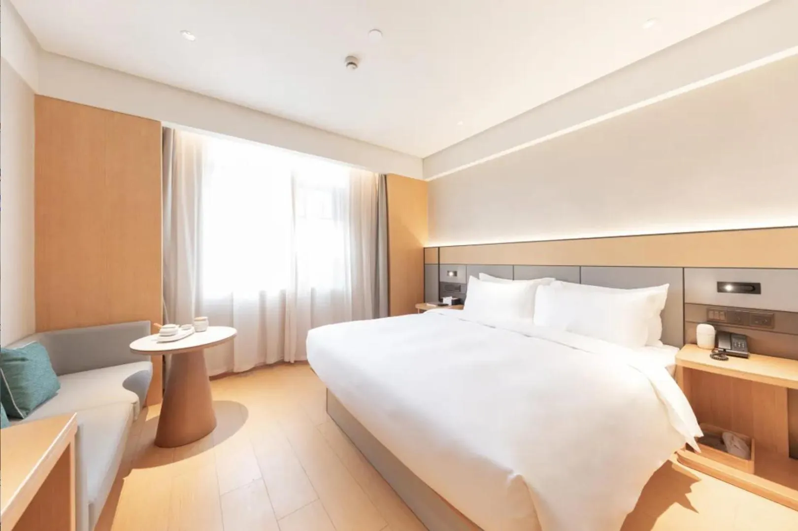 Photo of the whole room, Bed in JI Hotel Shanghai University Tacheng Road