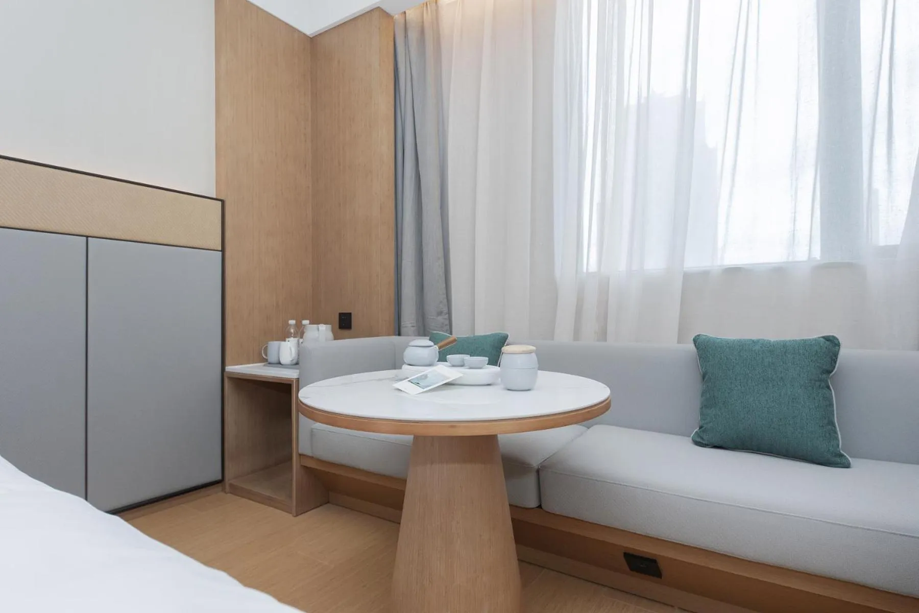 Dining area, Bed in JI Hotel Shanghai Jiaotong University Cangyuan Road