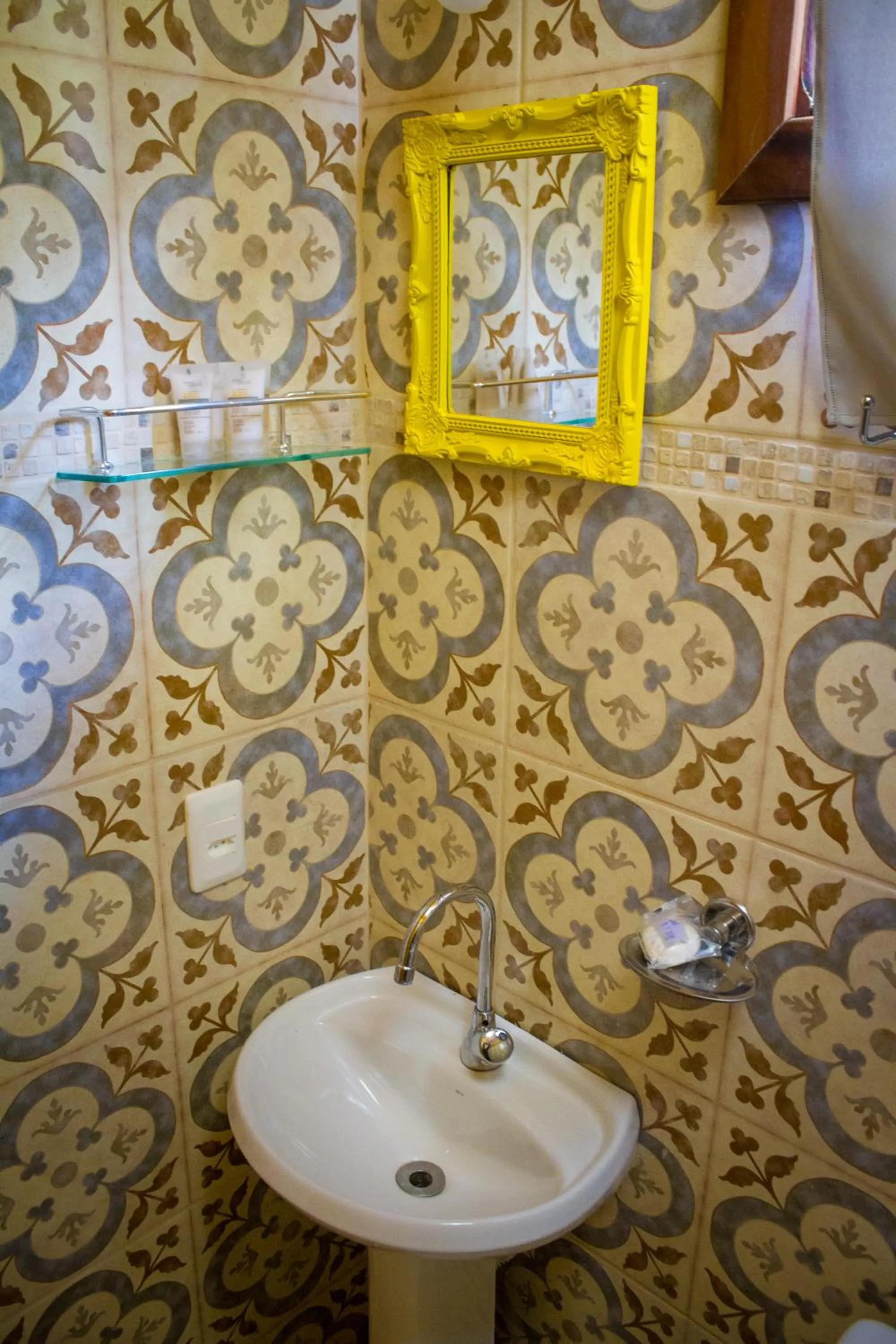 Bathroom in Chalés Lirio dos Vales