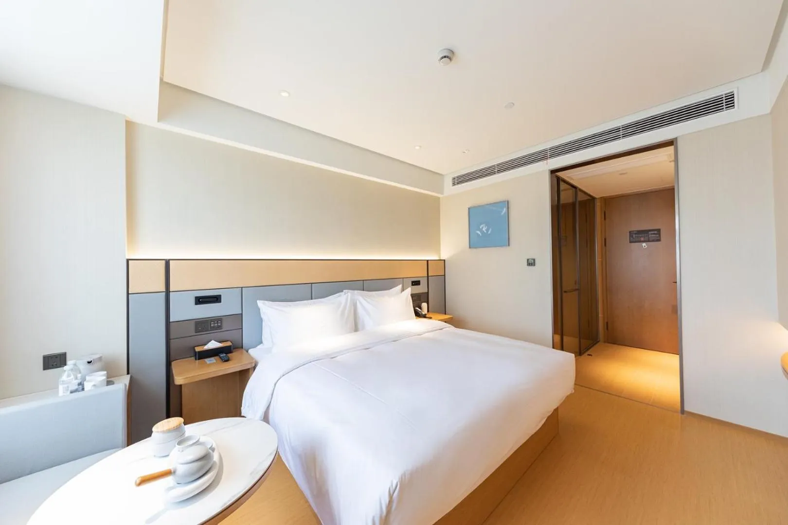 Bed in JI Hotel Shanghai Daning International