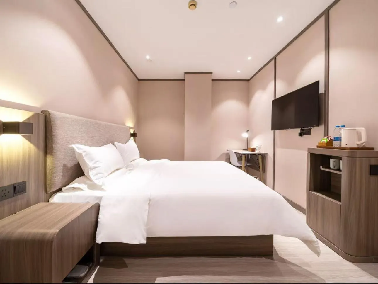 Bed in Hanting Hotel Shanghai Pudong Airport Nanzhu Road