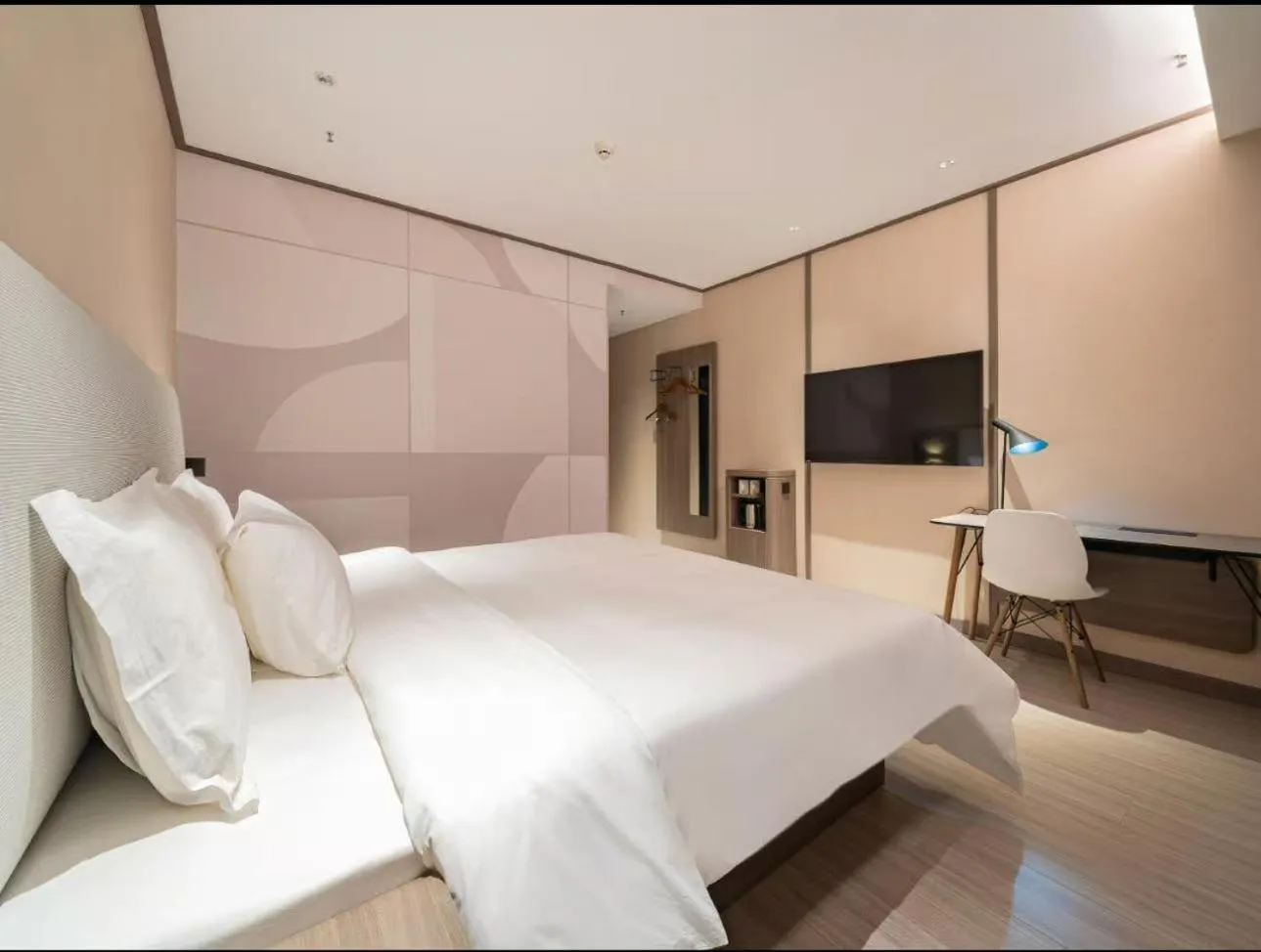 Bed in Hanting Hotel Shanghai Pudong Airport Nanzhu Road