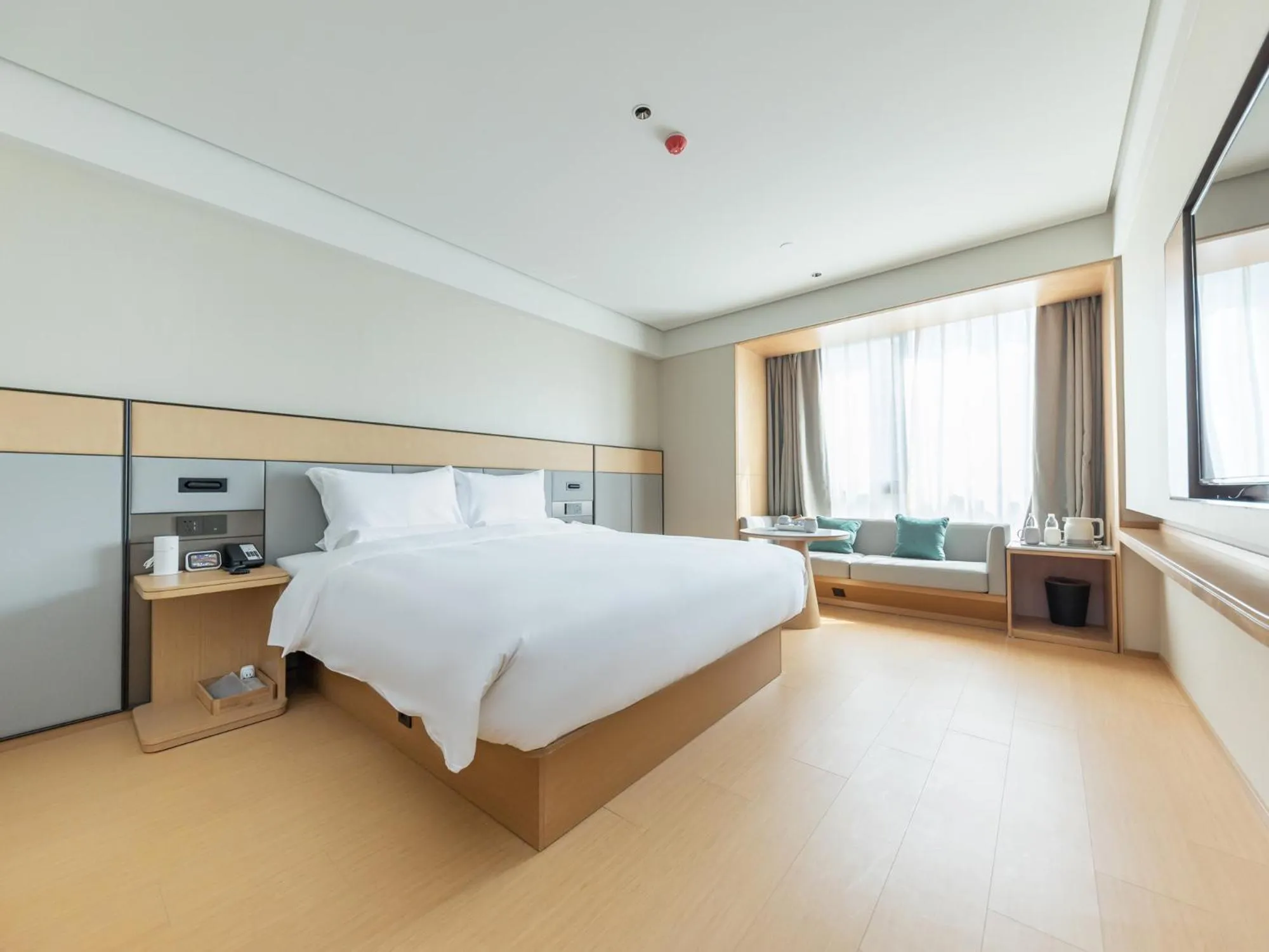 Property building, Bed in JI Hotel Suzhou North High Speed Railway Station Subway Station