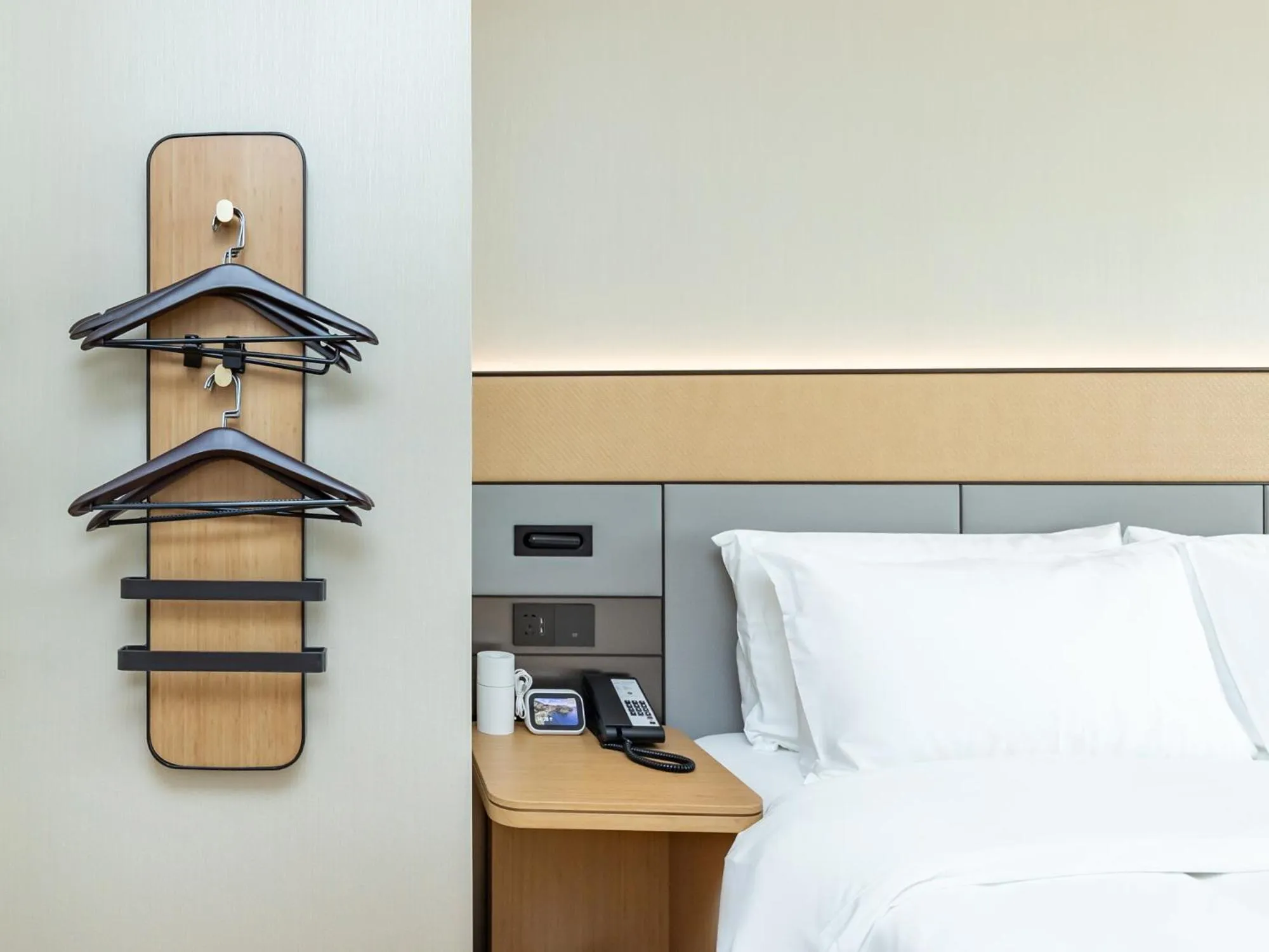 Property building, Bed in JI Hotel Suzhou North High Speed Railway Station Subway Station