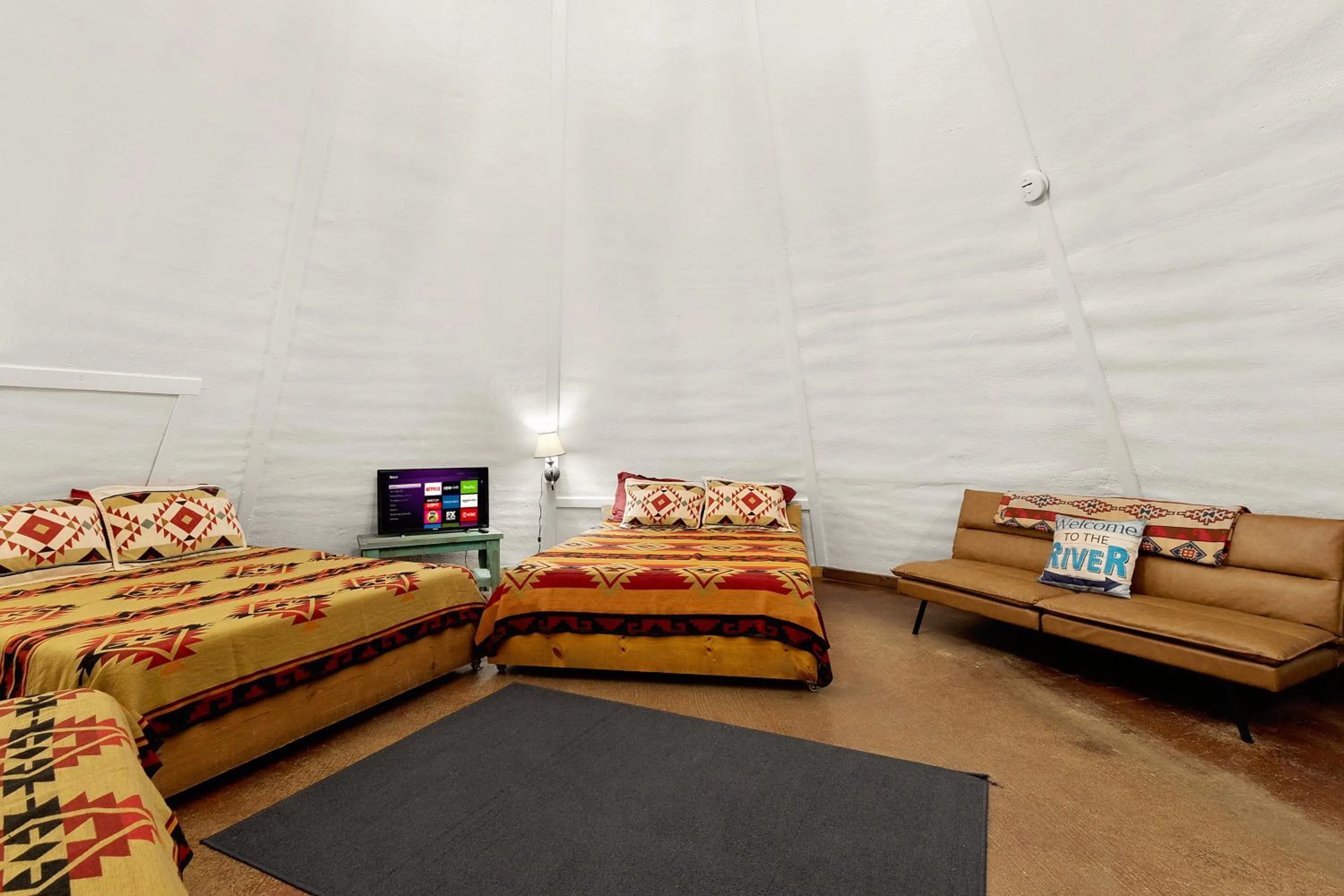 Living room, Bed in Tipis on the Guadalupe