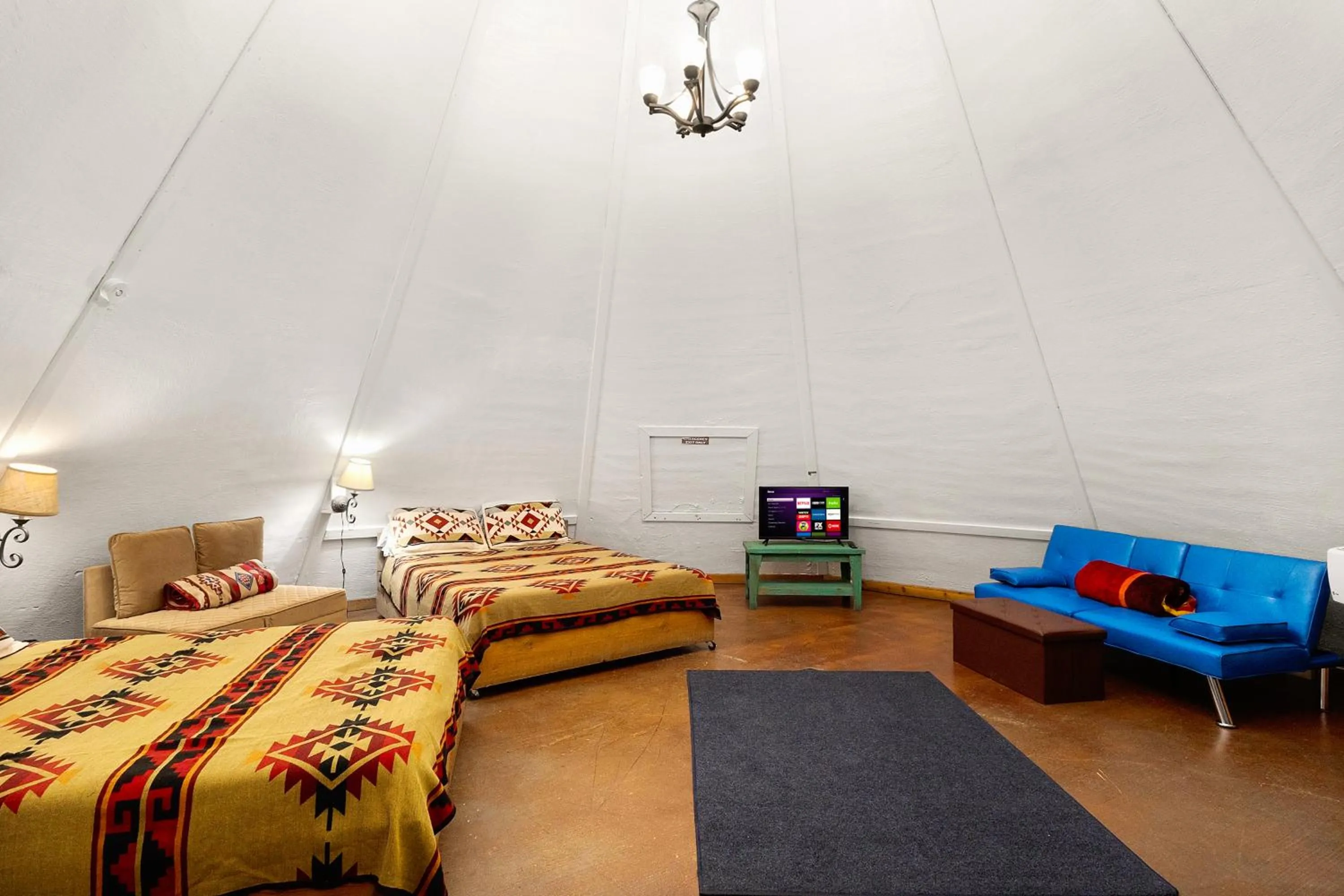 Photo of the whole room, Bed in Tipis on the Guadalupe