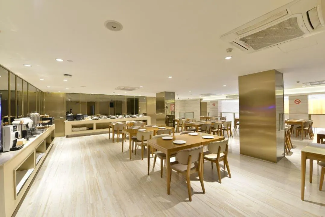 Restaurant/places to eat in JI Hotel Shanghai Caohejing Lianhua Road