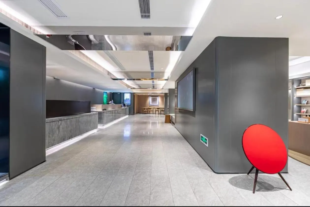 JI Hotel Shanghai Xujiahui Caobao Road Subway Station