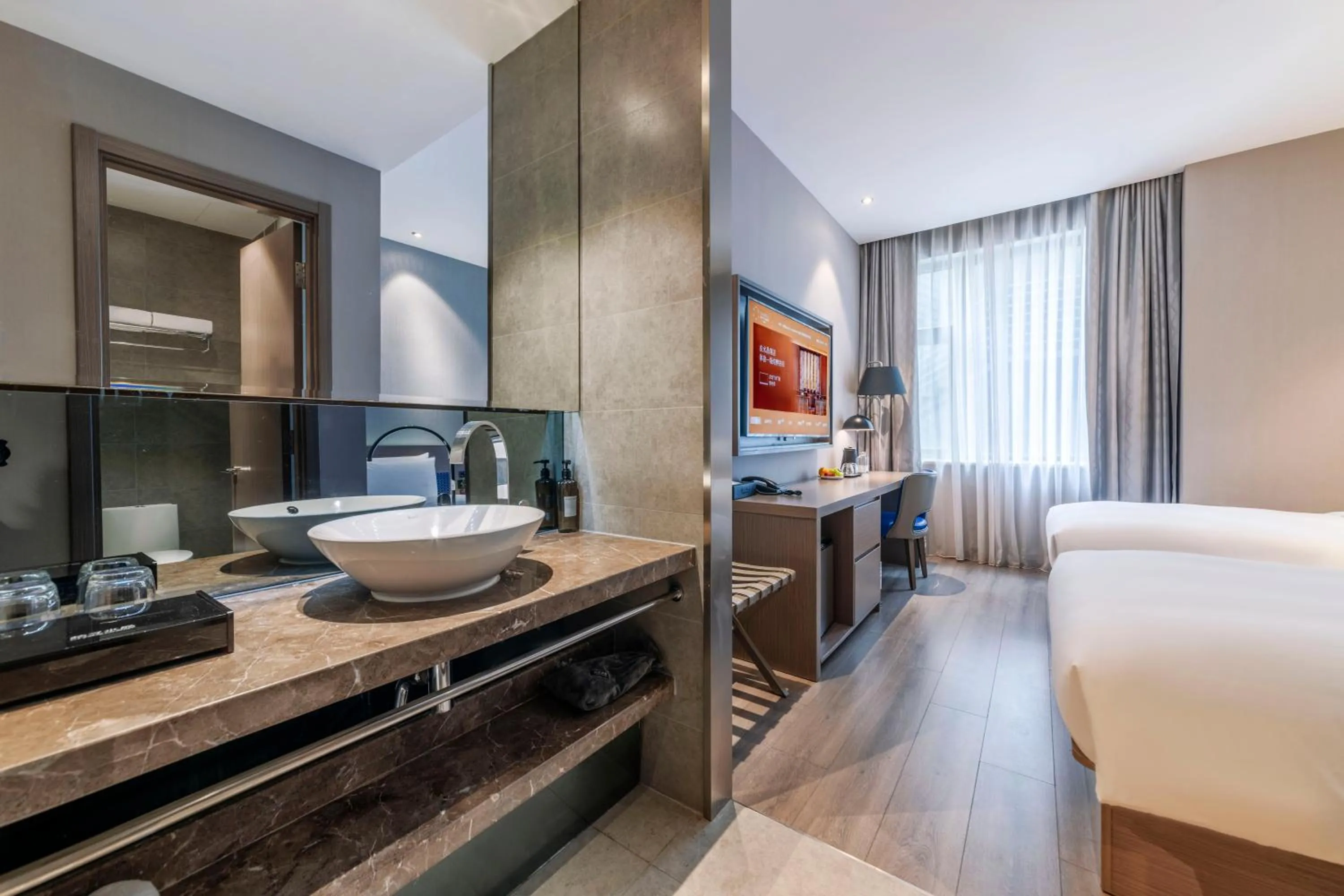 Bed in Orange Crystal Hotel Shenzhen Baoan Airport Bihaiwan