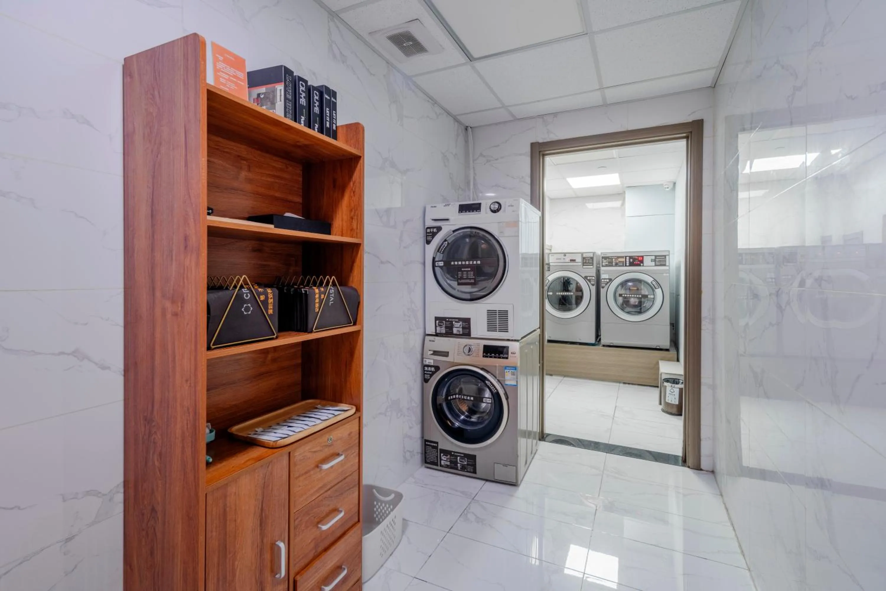 laundry in Orange Crystal Hotel Shenzhen Baoan Airport Bihaiwan