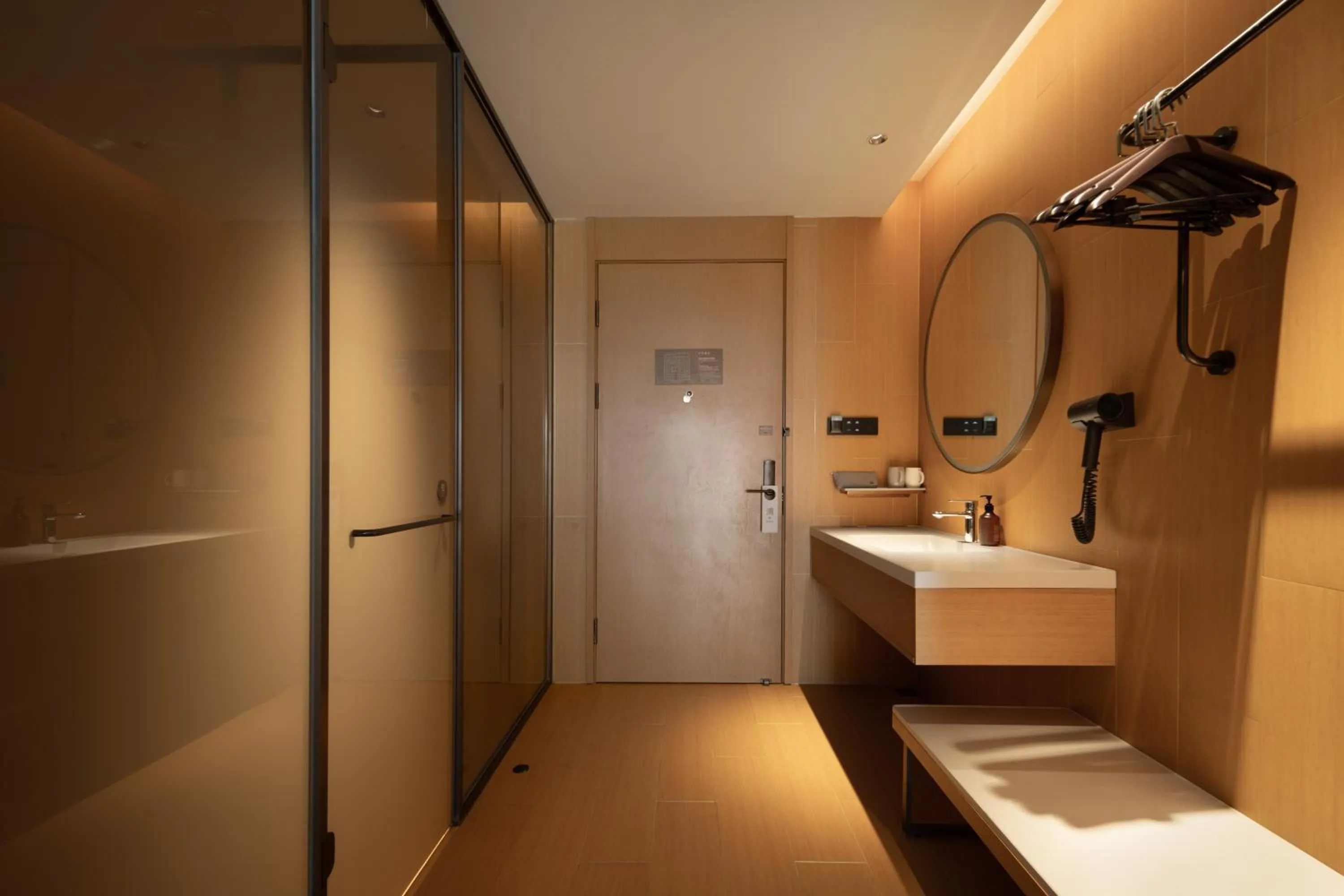 Photo of the whole room in JI Hotel Chongqing Shapingba Station Three Gorges Square Pedestrian Street