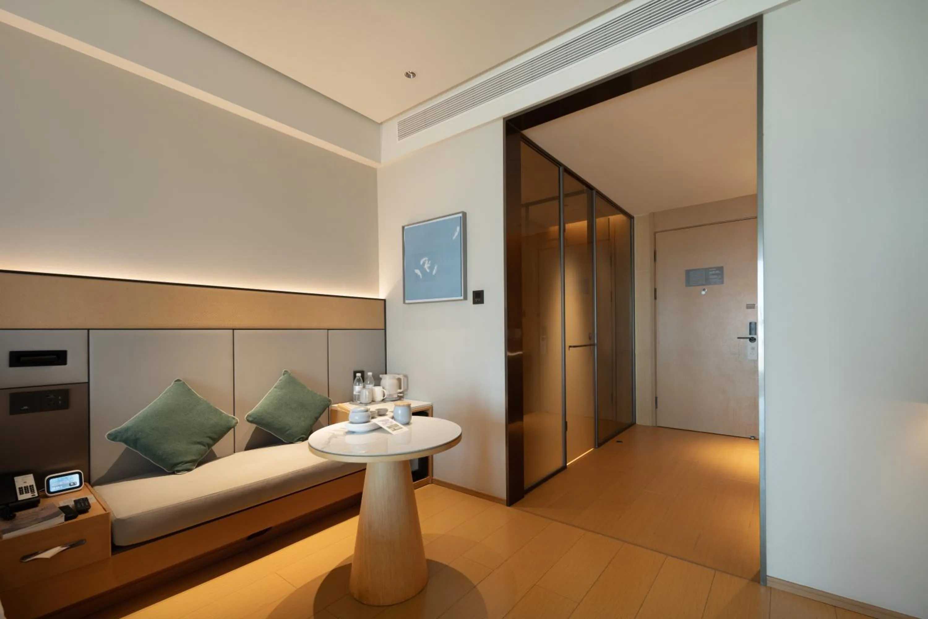 Photo of the whole room, Bed in JI Hotel Chongqing Shapingba Station Three Gorges Square Pedestrian Street