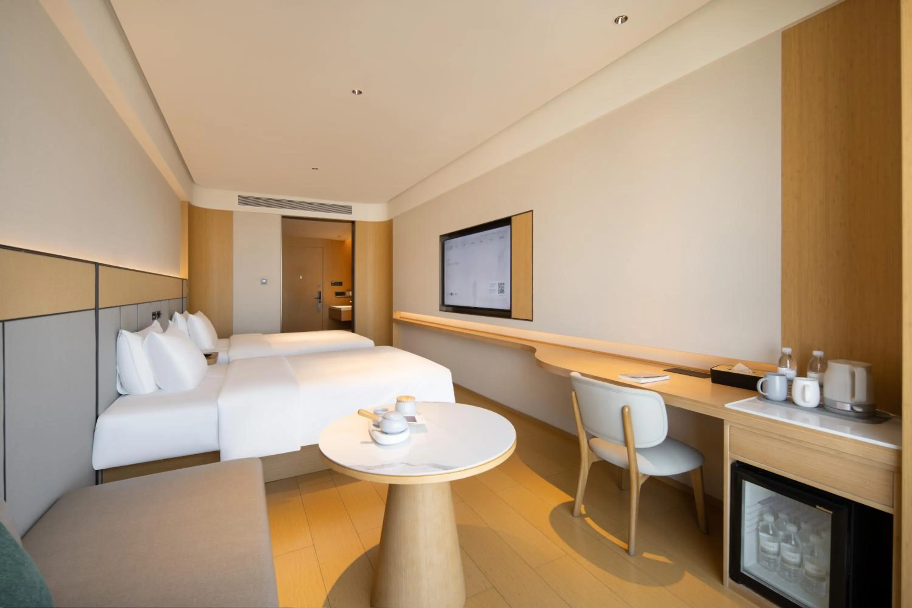 Photo of the whole room, Bed in JI Hotel Chongqing Shapingba Station Three Gorges Square Pedestrian Street