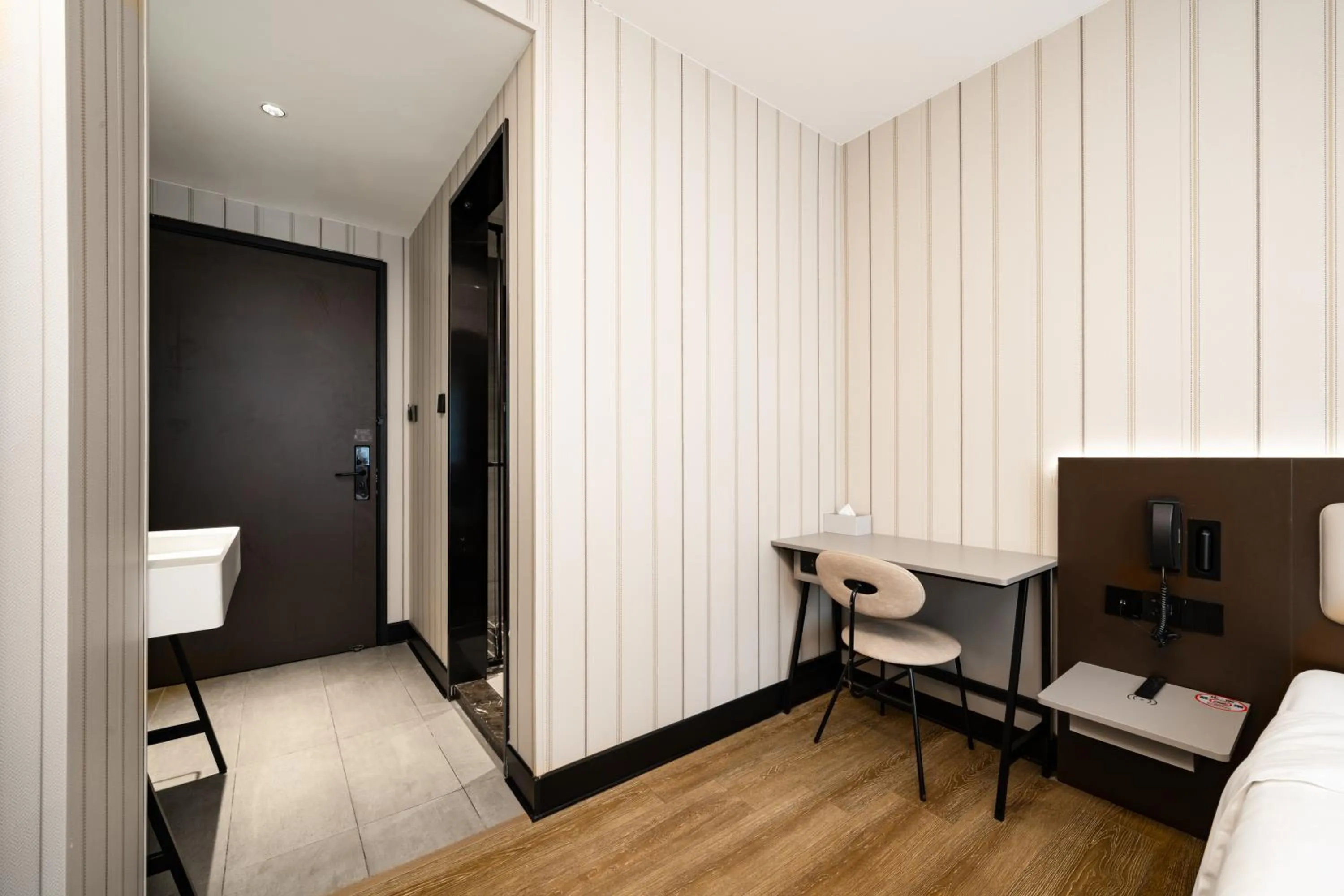 Hanting Hotel Shenzhen Coast City Nanyou Clothing City