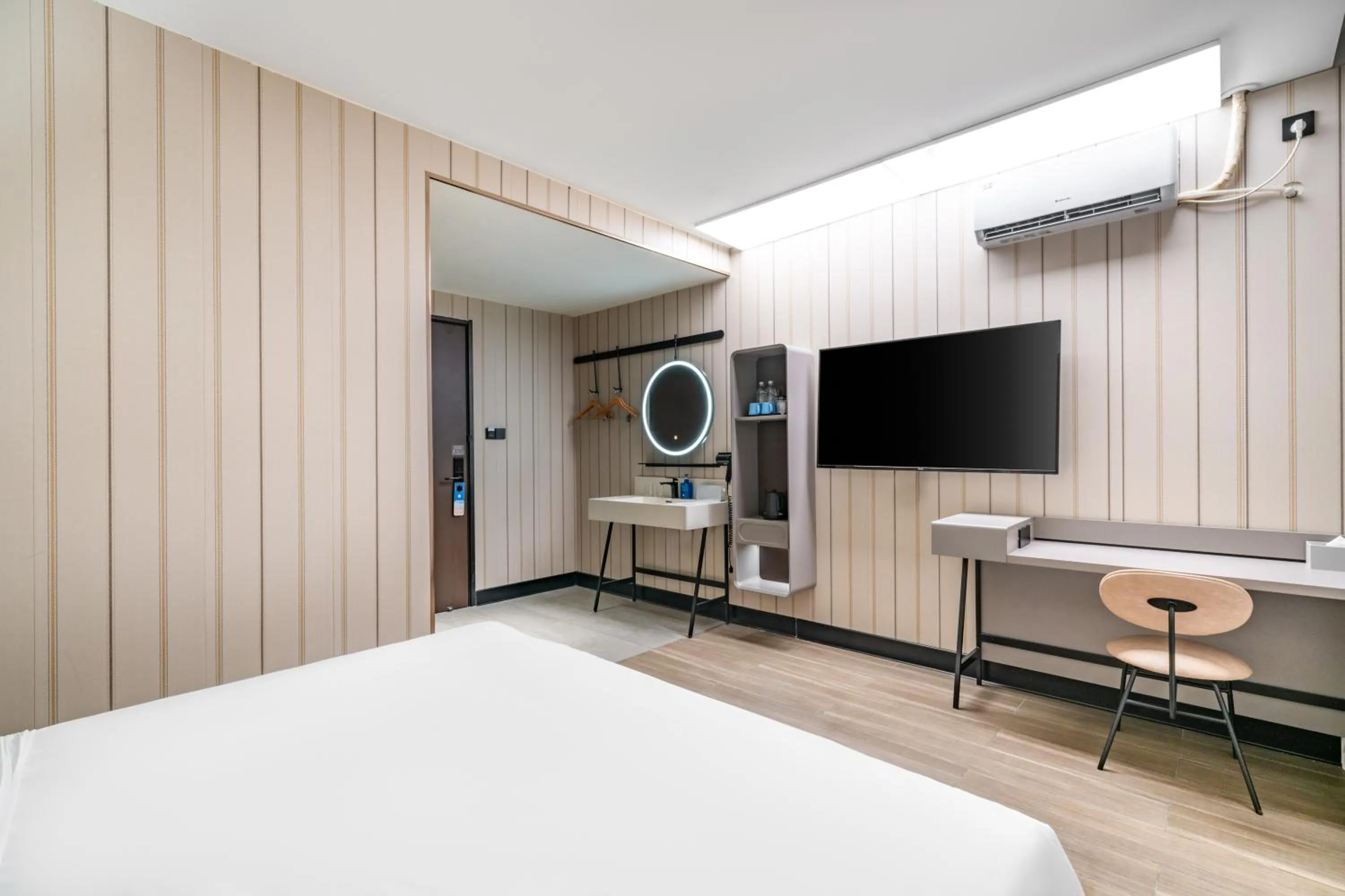 Bed in Hanting Hotel Shenzhen Coast City Nanyou Clothing City