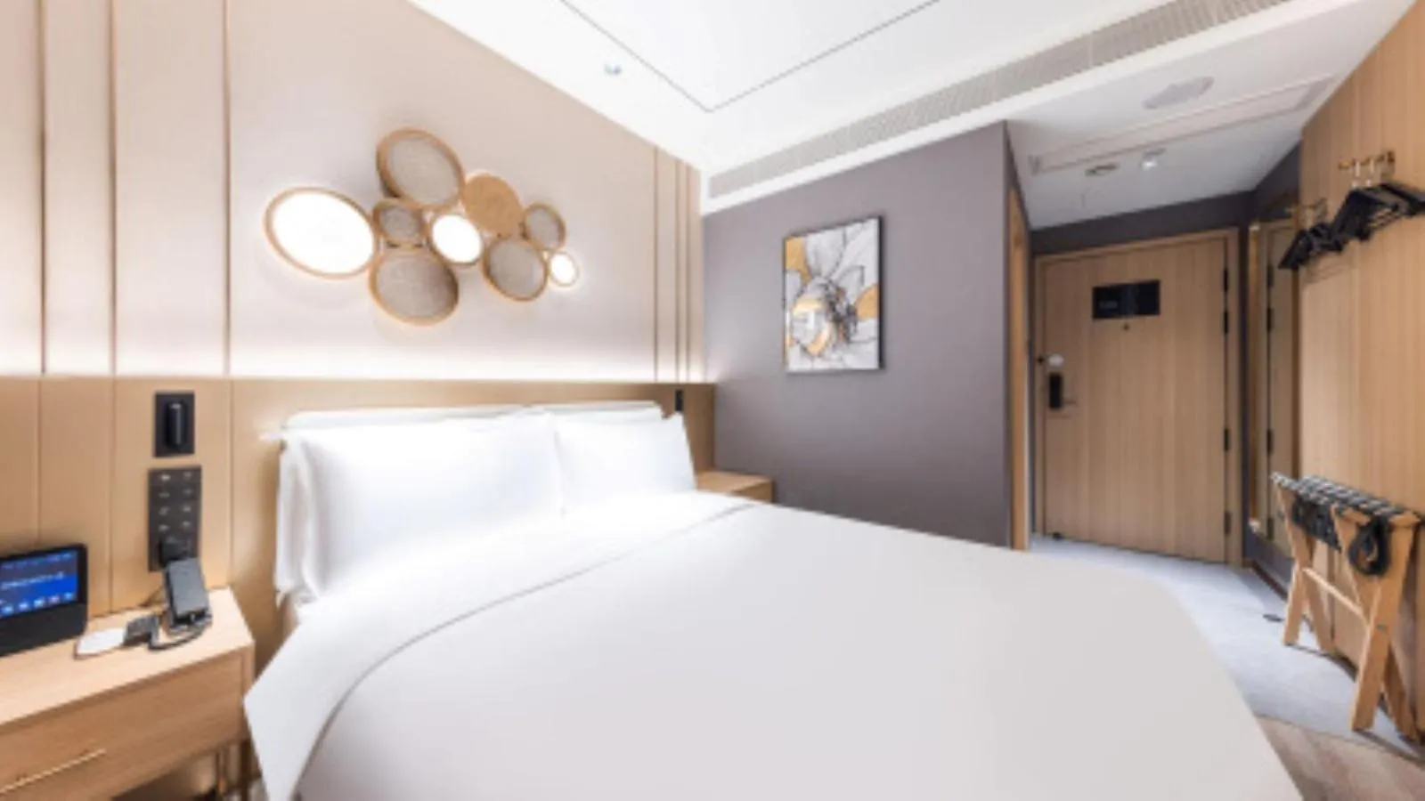 Photo of the whole room, Bed in Orange Beijing Lama Temple Hepingli North Street Subway Station Hotel