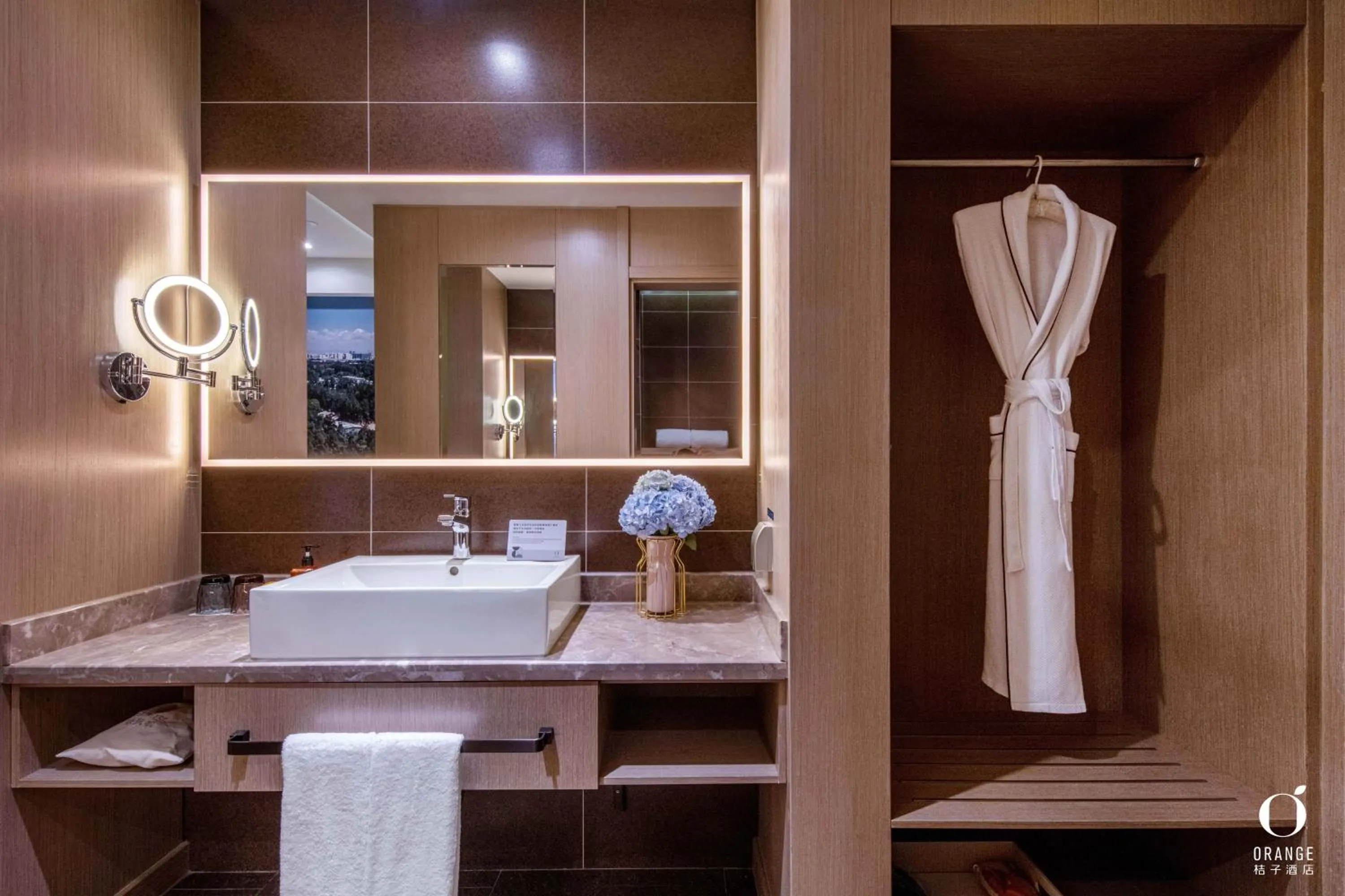 Bathroom in Orange Hotel Beijing Yizhuang Bridge Subway Station